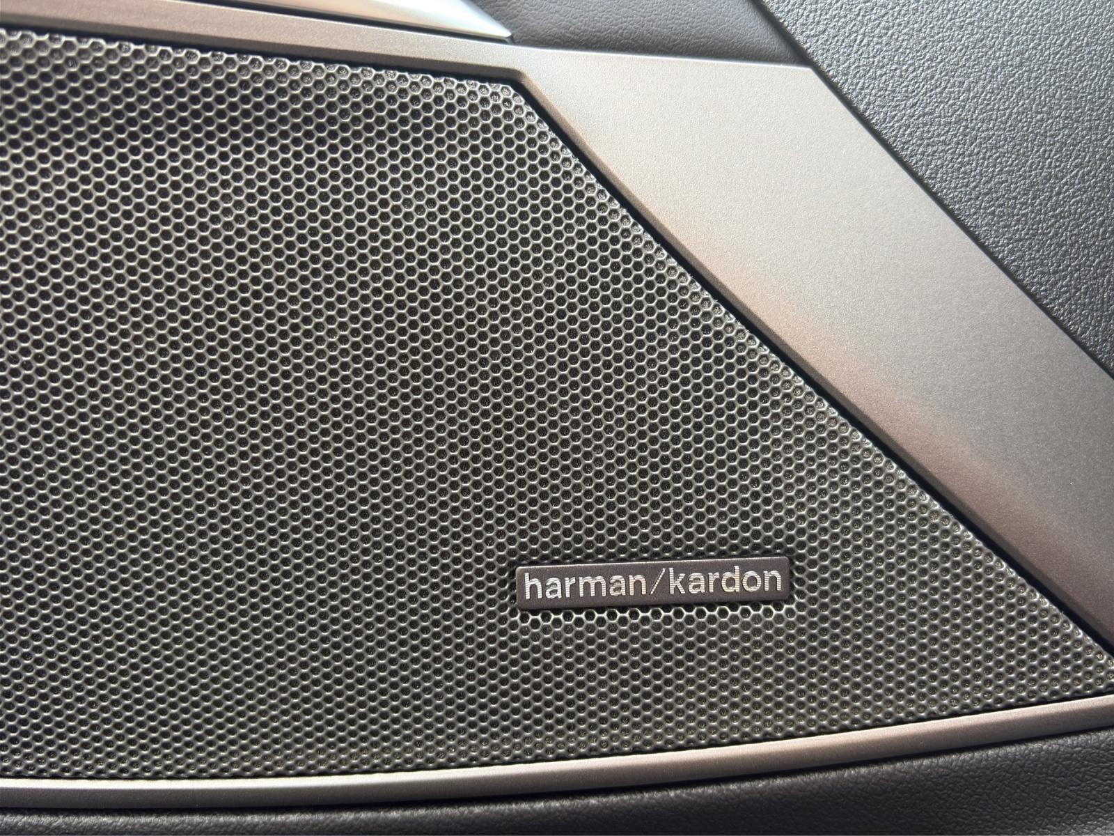 BMW M3 CS xDrive Touring-image-16