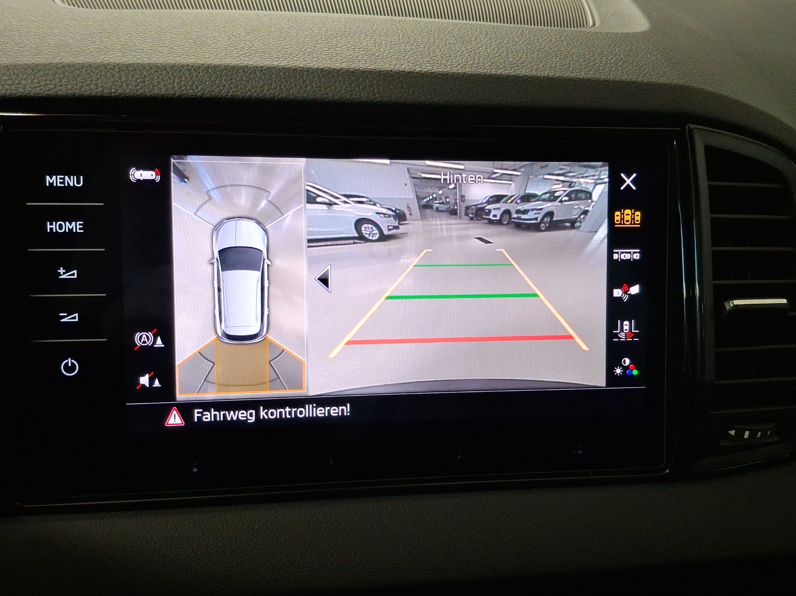SKODA Karoq 2.0 TSI SportLine 4x4 DSG-image-15