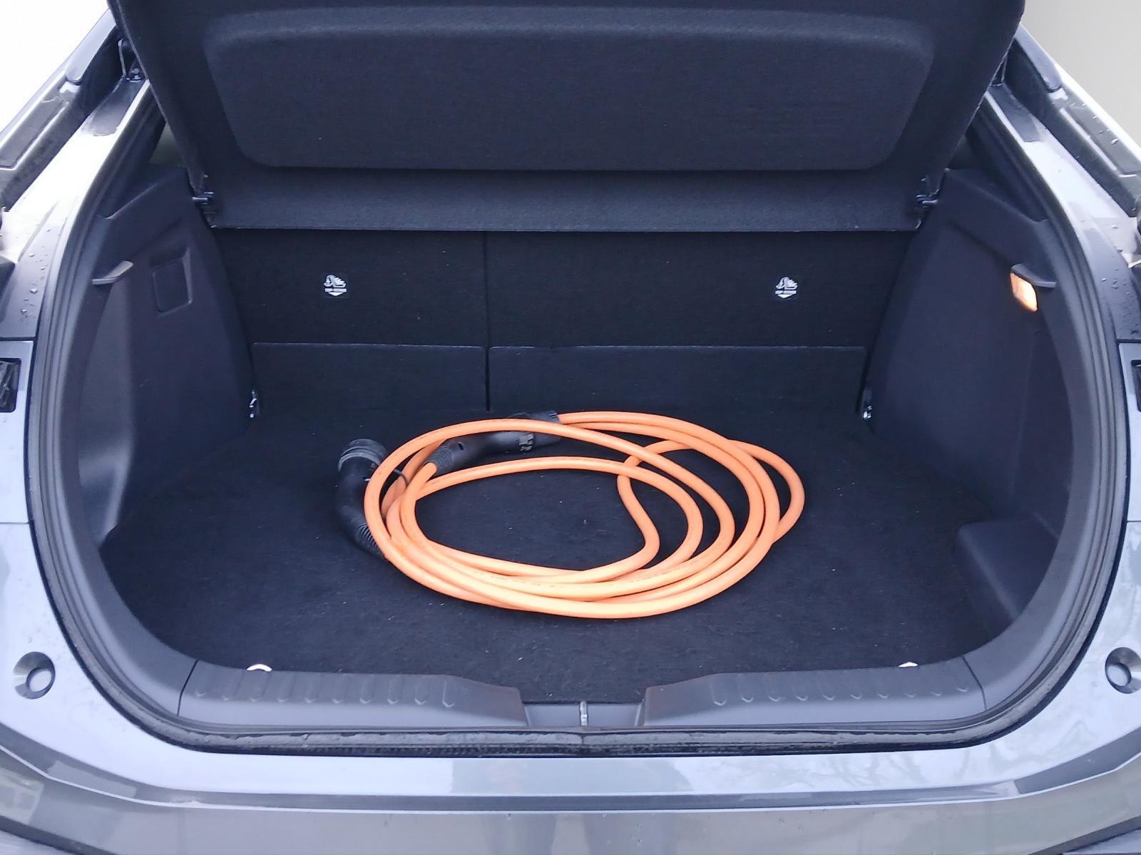 TOYOTA C-HR 2.0 PHEV Swiss Edition-image-15