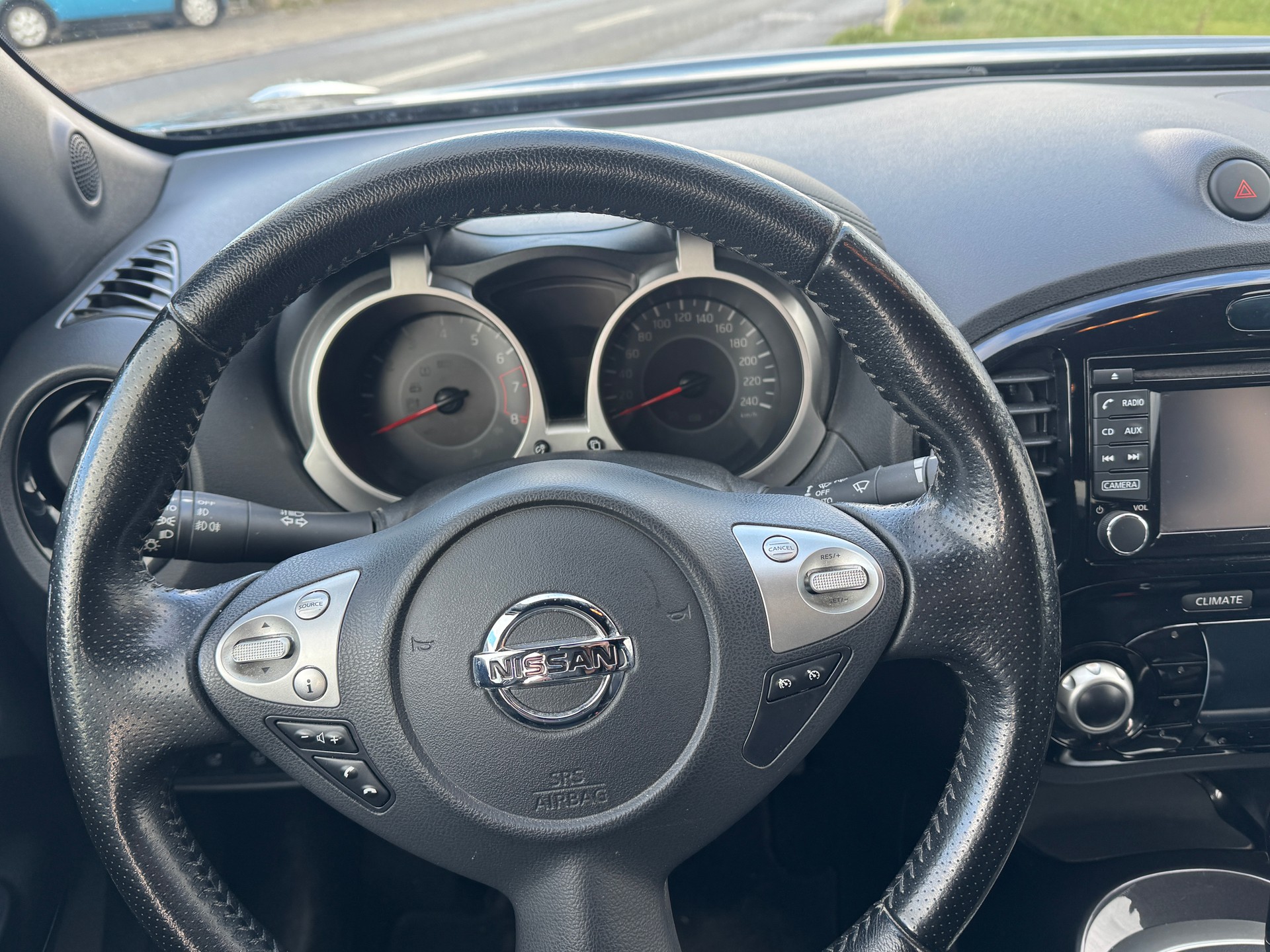 NISSAN Juke 1.6 DIG-T tekna 4x4 Xtronic M-CVT-image-7