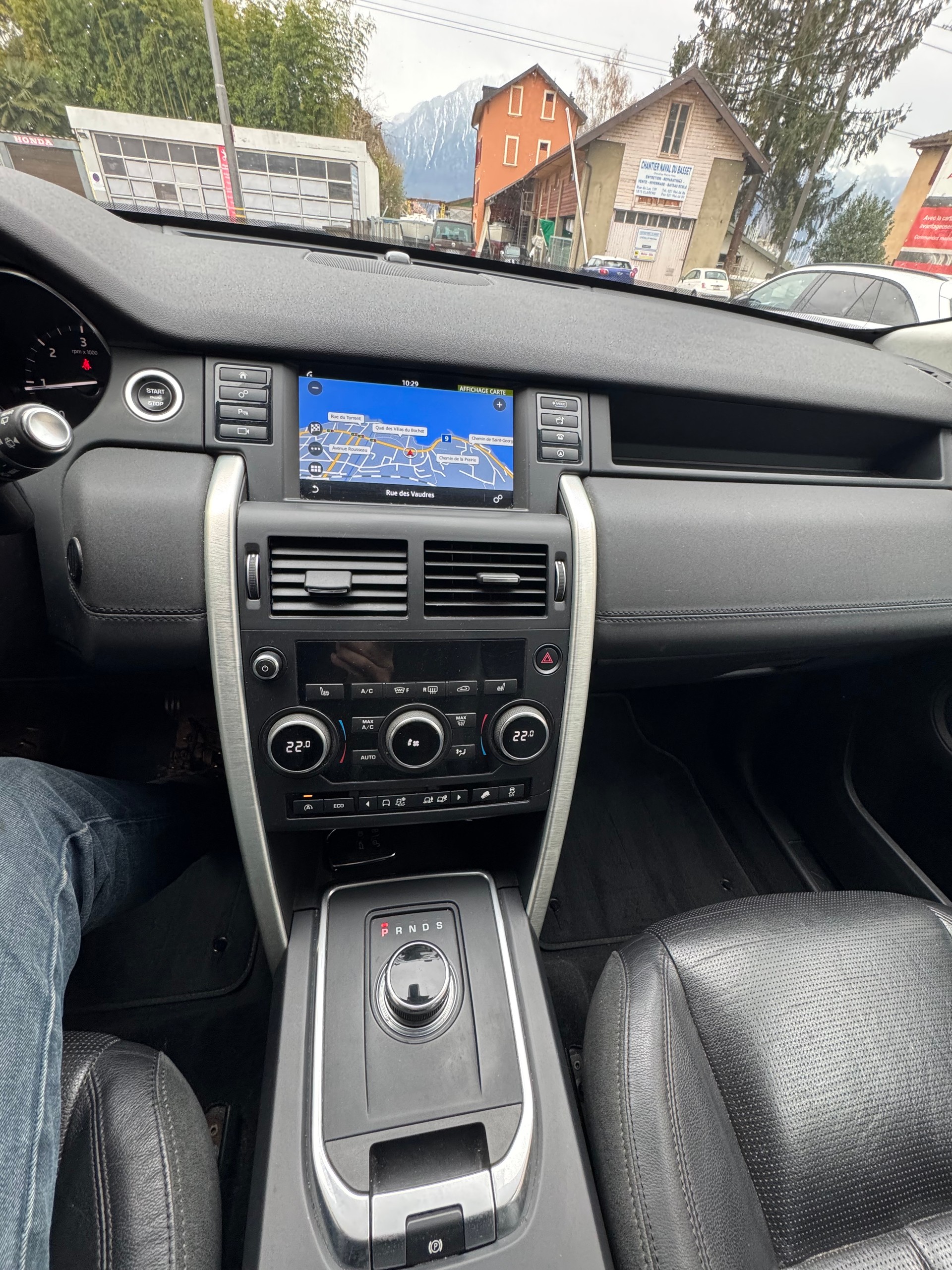 LAND ROVER Discovery Sport 2.0 TD4 HSE AT9-image-9