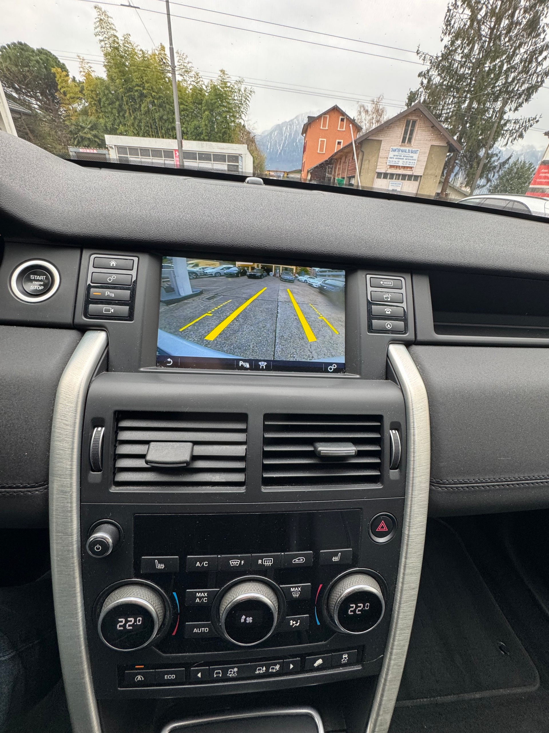 LAND ROVER Discovery Sport 2.0 TD4 HSE AT9-image-10