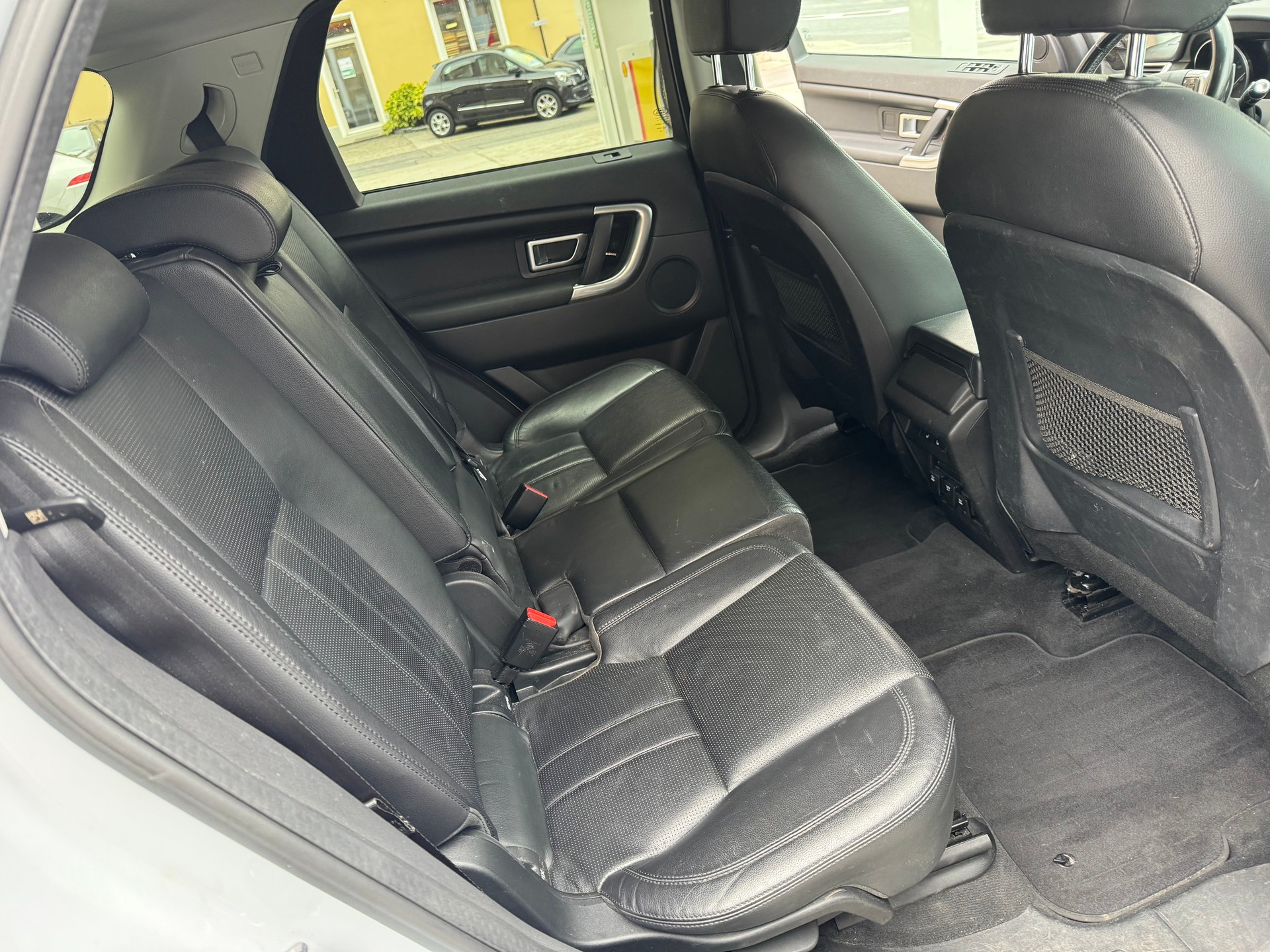LAND ROVER Discovery Sport 2.0 TD4 HSE AT9-image-5