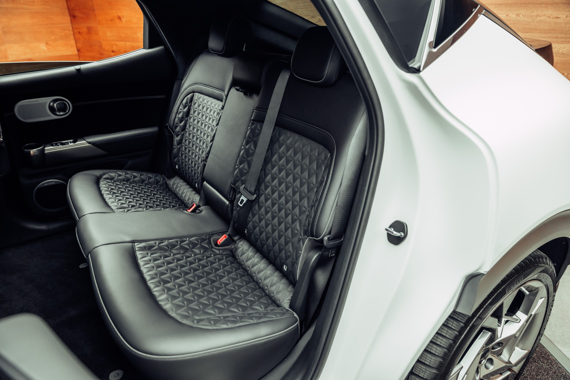 GENESIS GV60 77.4 kWh Sport Plus AWD-image-7