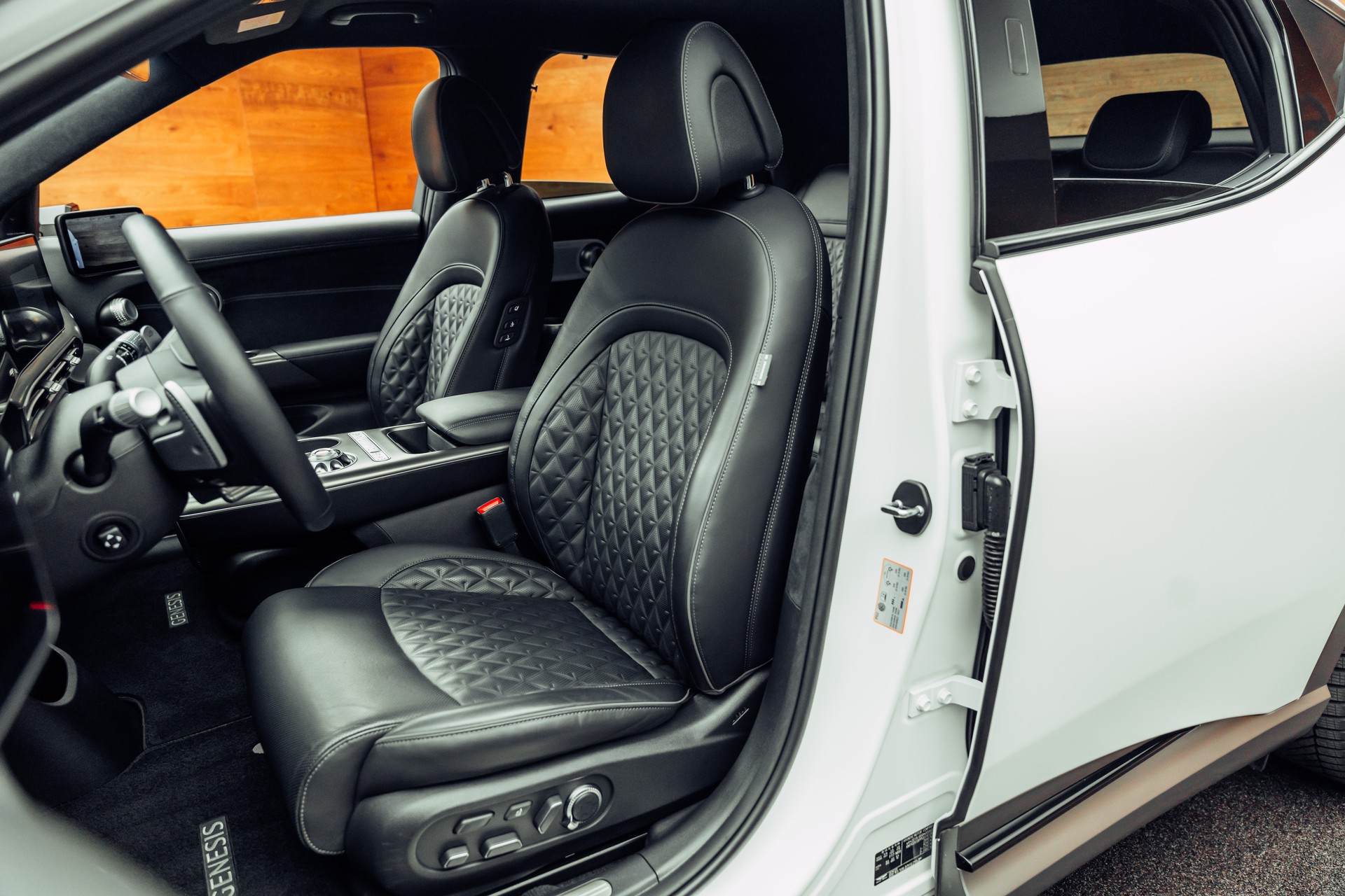 GENESIS GV60 77.4 kWh Sport Plus AWD-image-5