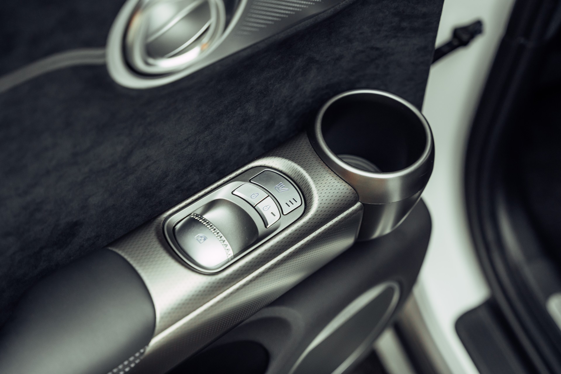 GENESIS GV60 77.4 kWh Sport Plus AWD-image-12