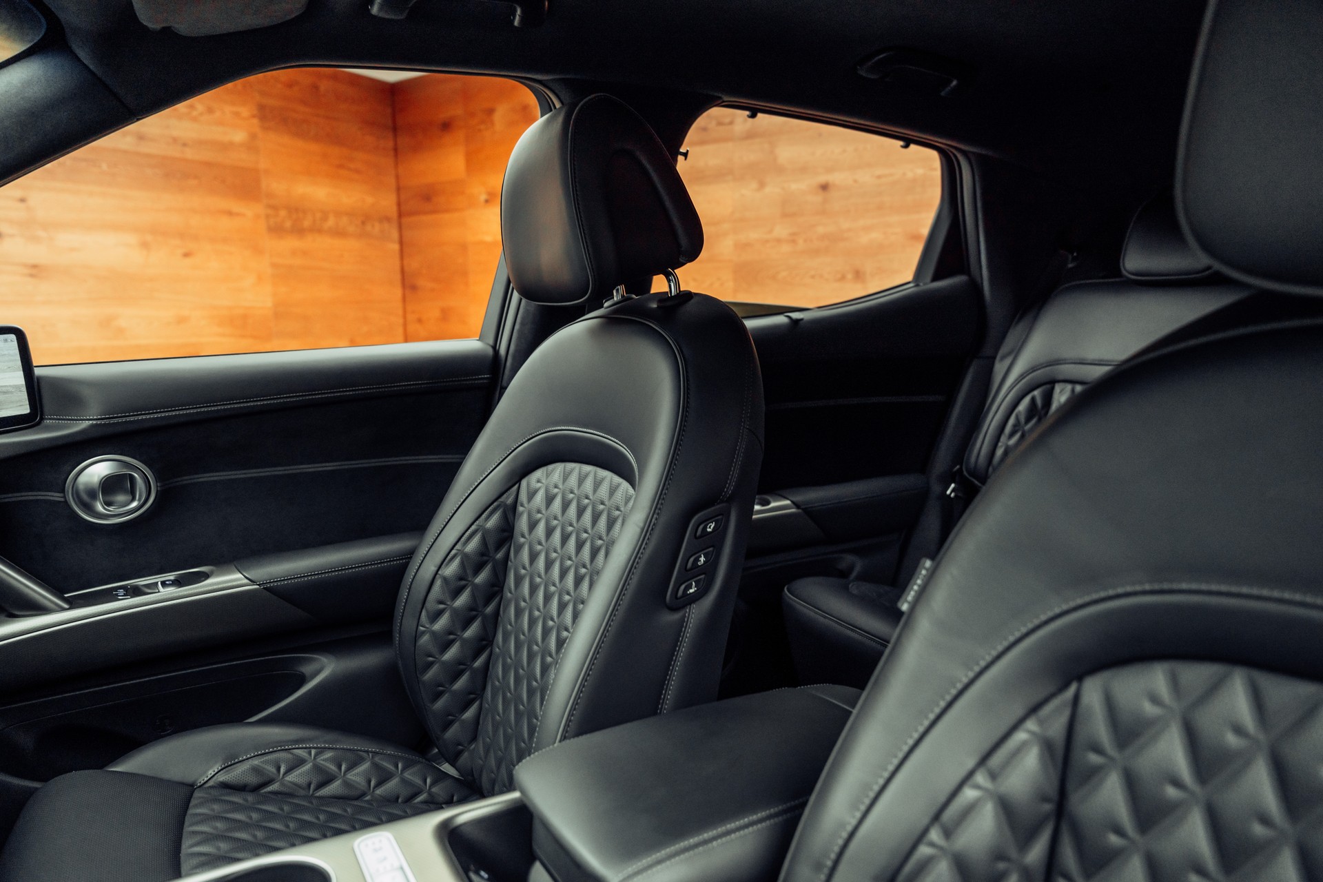 GENESIS GV60 77.4 kWh Sport Plus AWD-image-6
