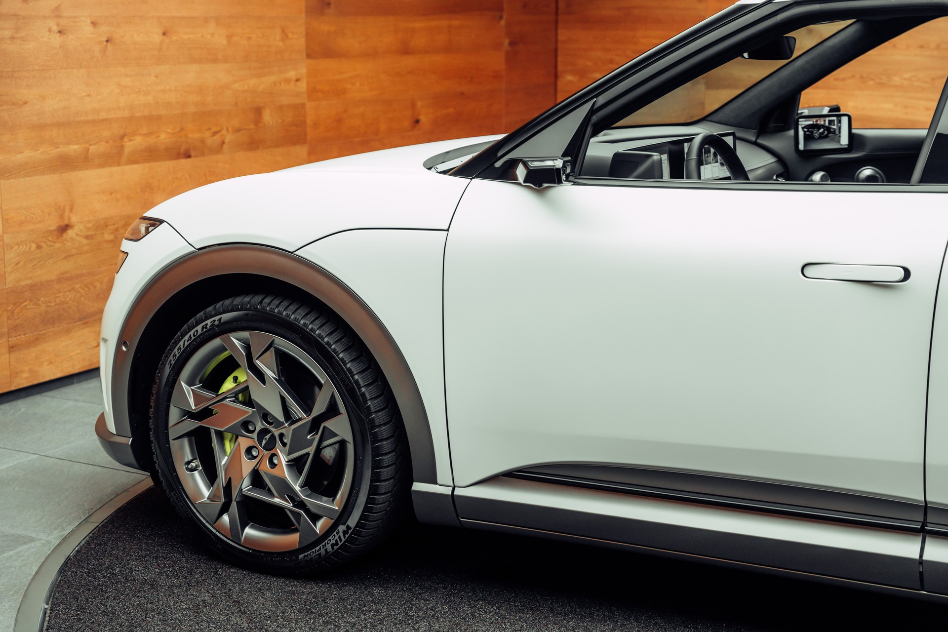 GENESIS GV60 77.4 kWh Sport Plus AWD-image-22