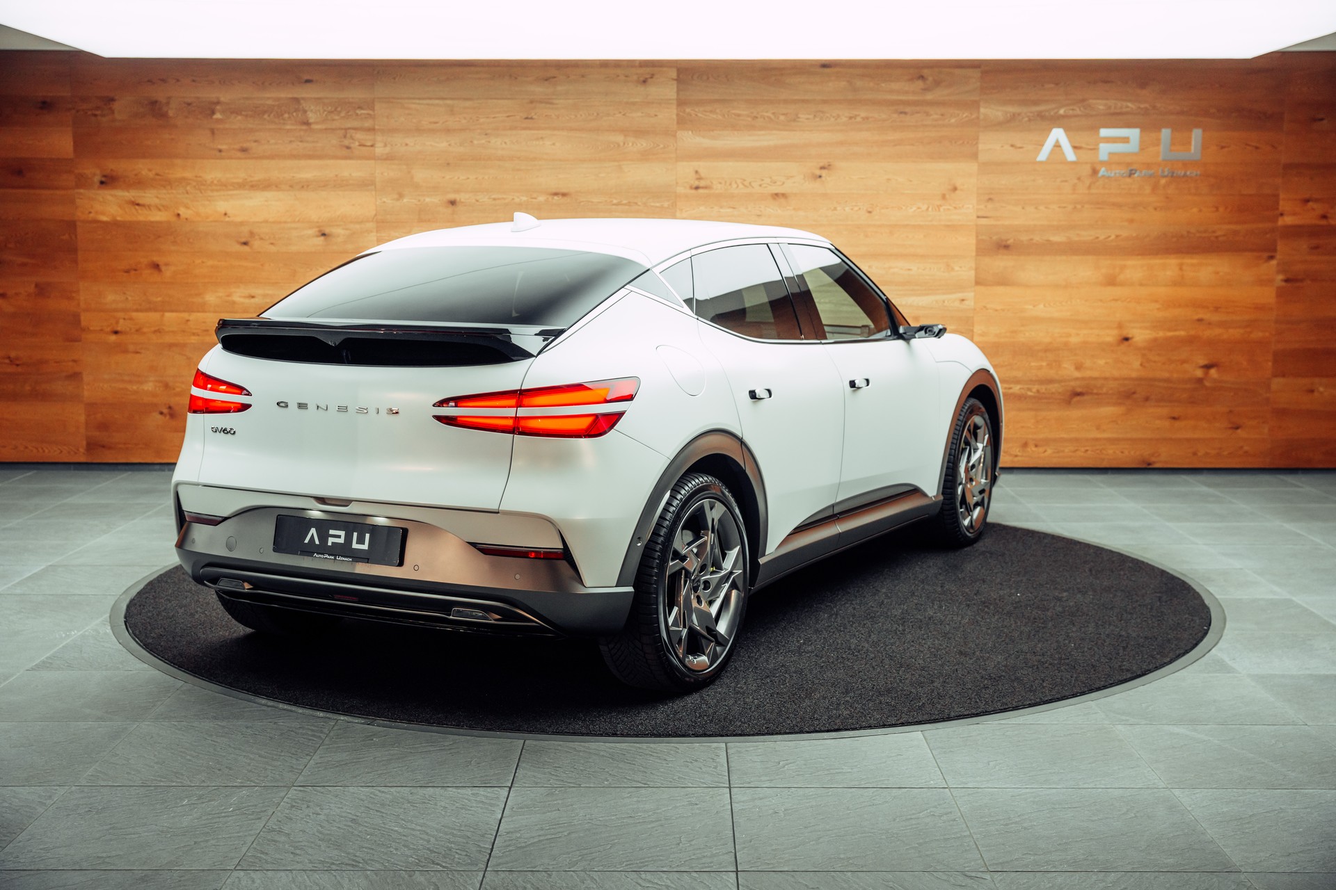 GENESIS GV60 77.4 kWh Sport Plus AWD-image-1