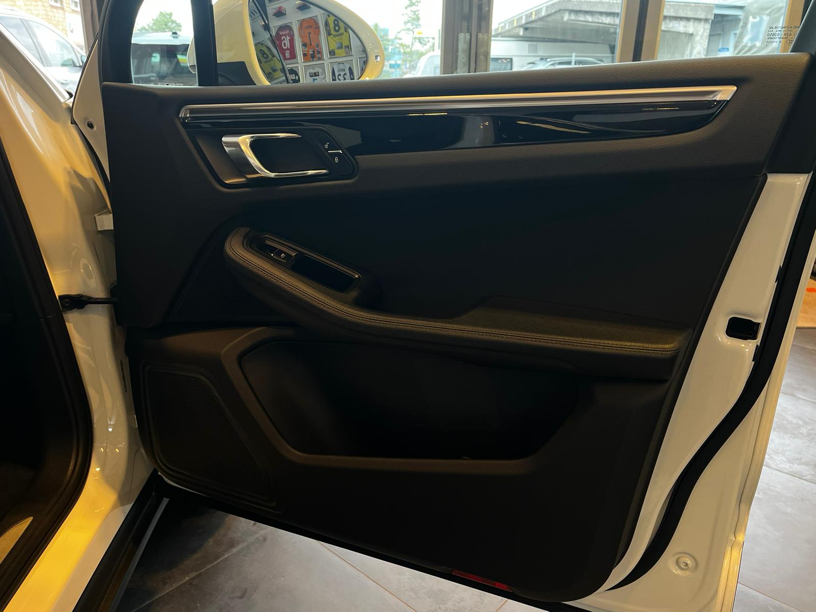 PORSCHE Macan S Diesel-image-22