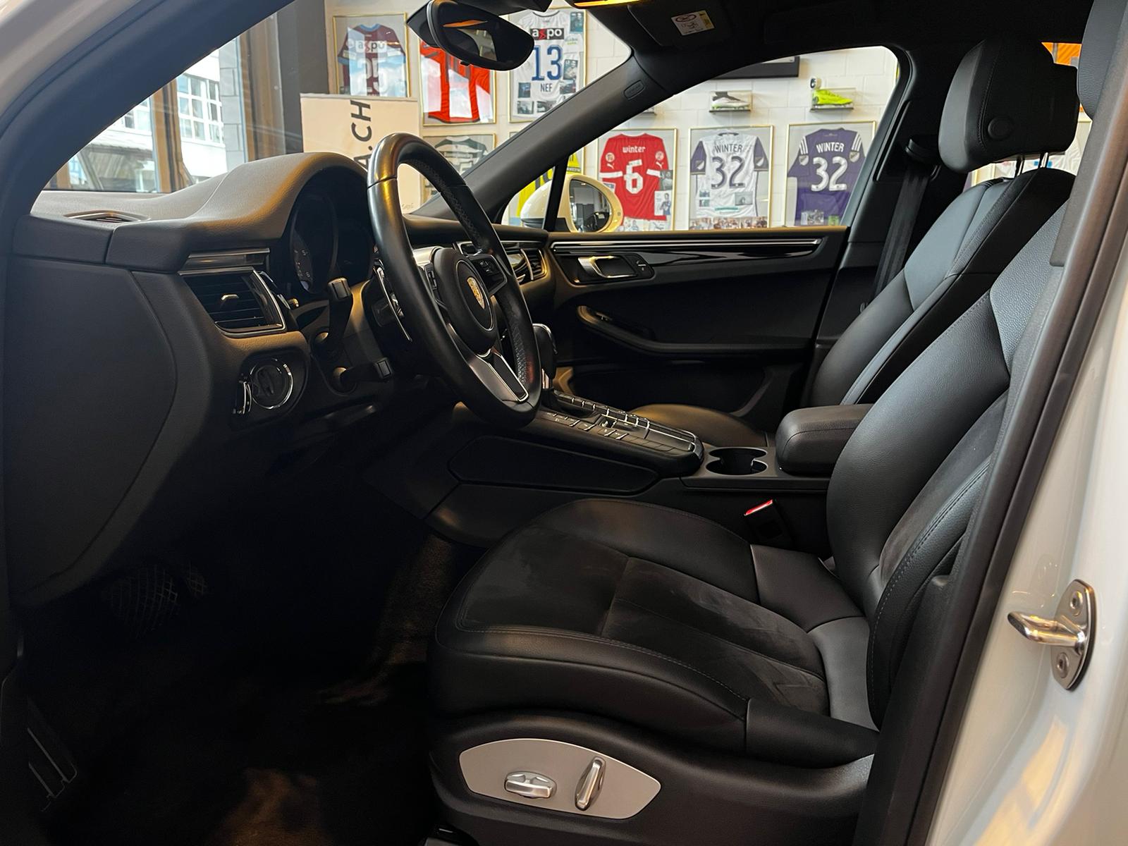 PORSCHE Macan S Diesel-image-12
