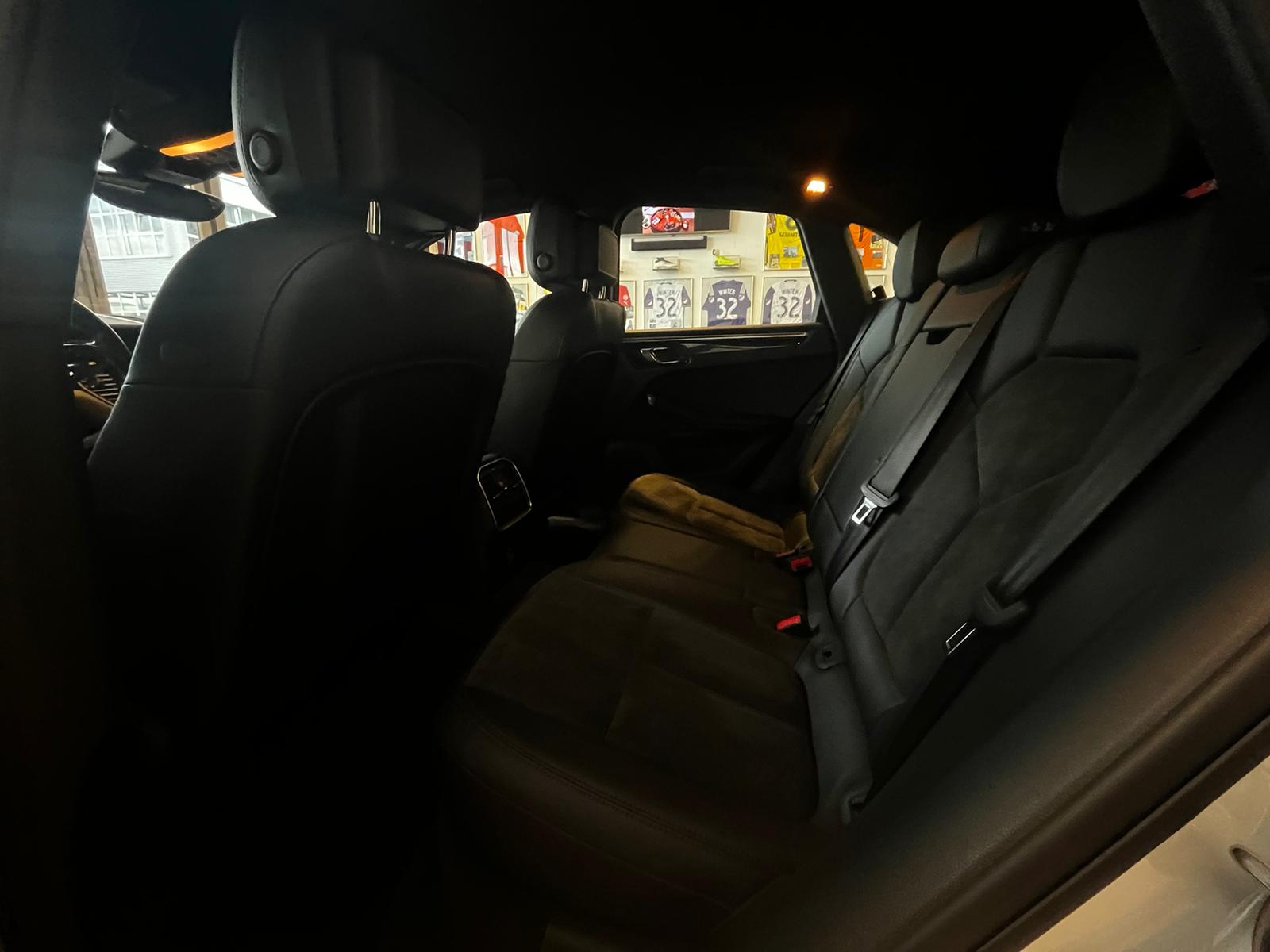 PORSCHE Macan S Diesel-image-14