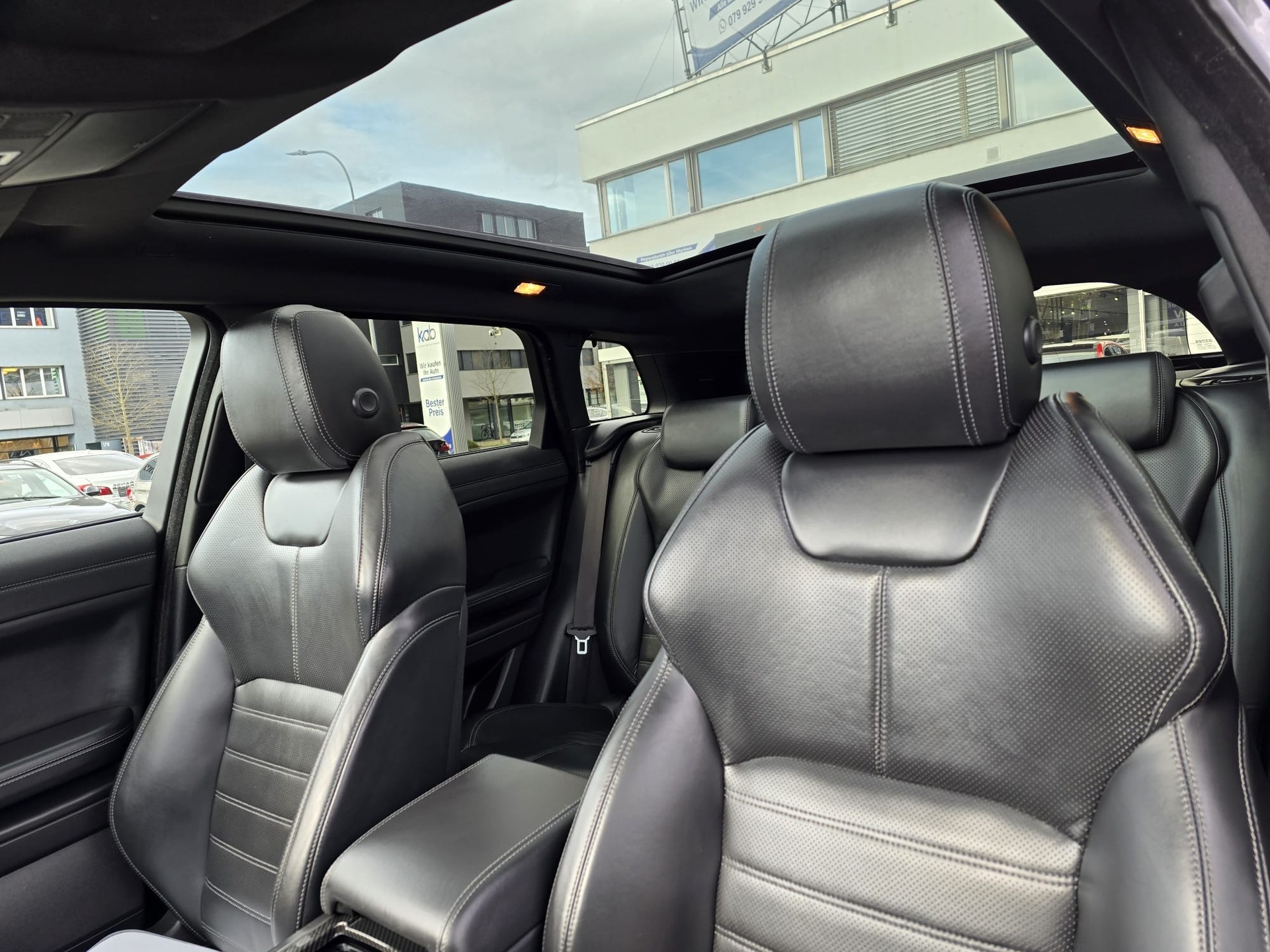 LAND ROVER Range Rover Evoque 2.0 Si4 HSE Dynamic AT9-image-9