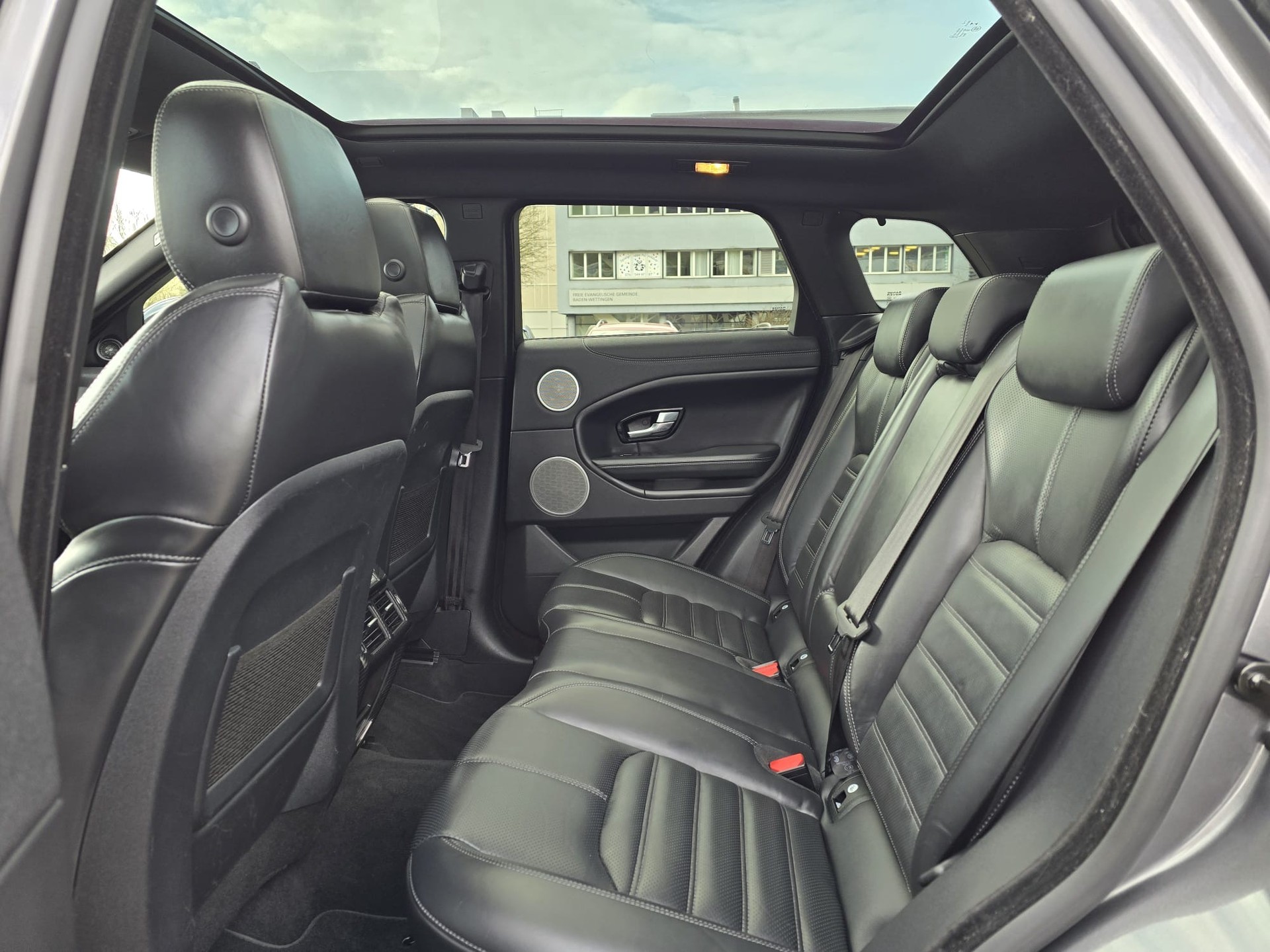 LAND ROVER Range Rover Evoque 2.0 Si4 HSE Dynamic AT9-image-10