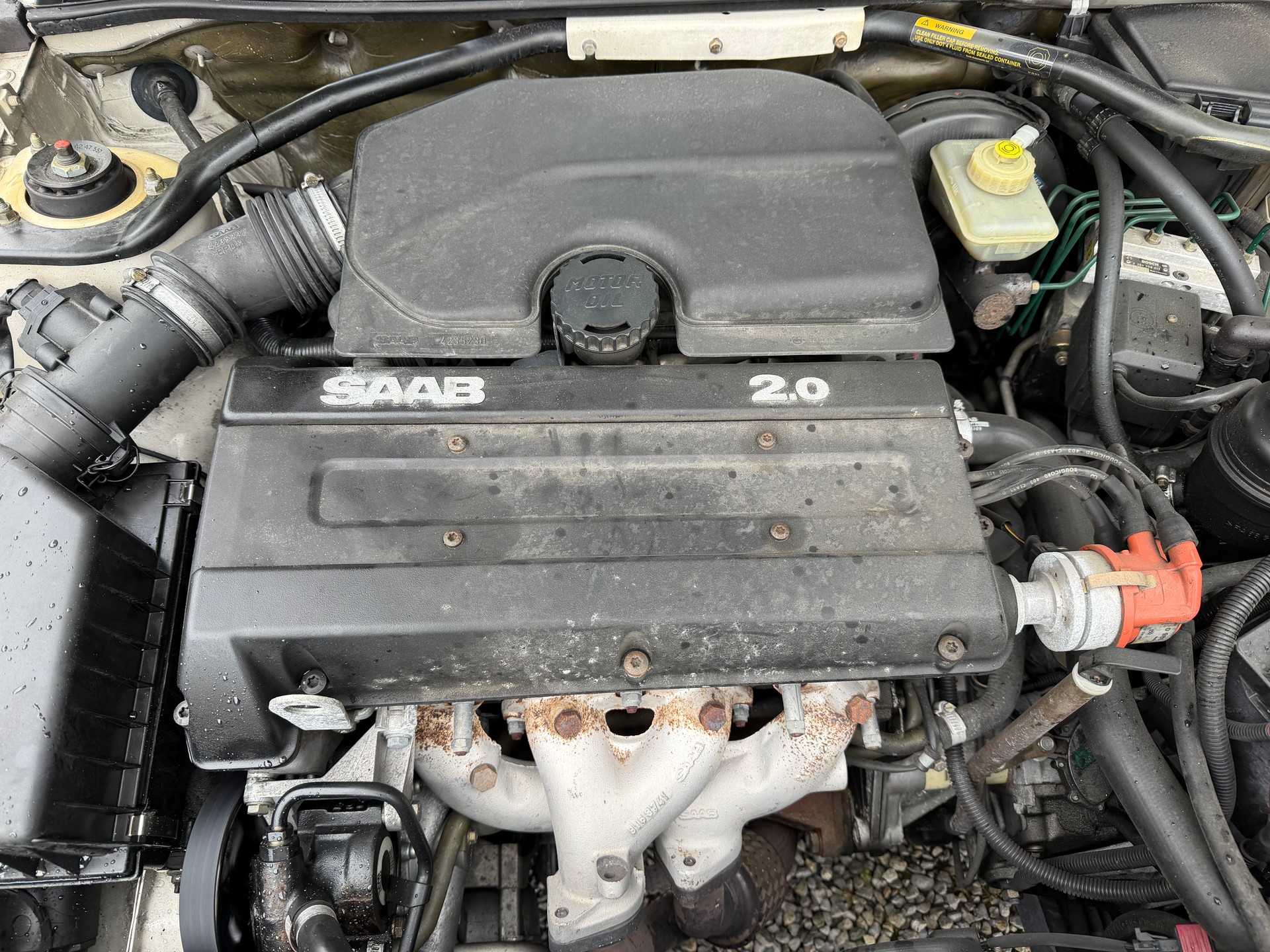 SAAB 900 S 2.0i-16-image-11