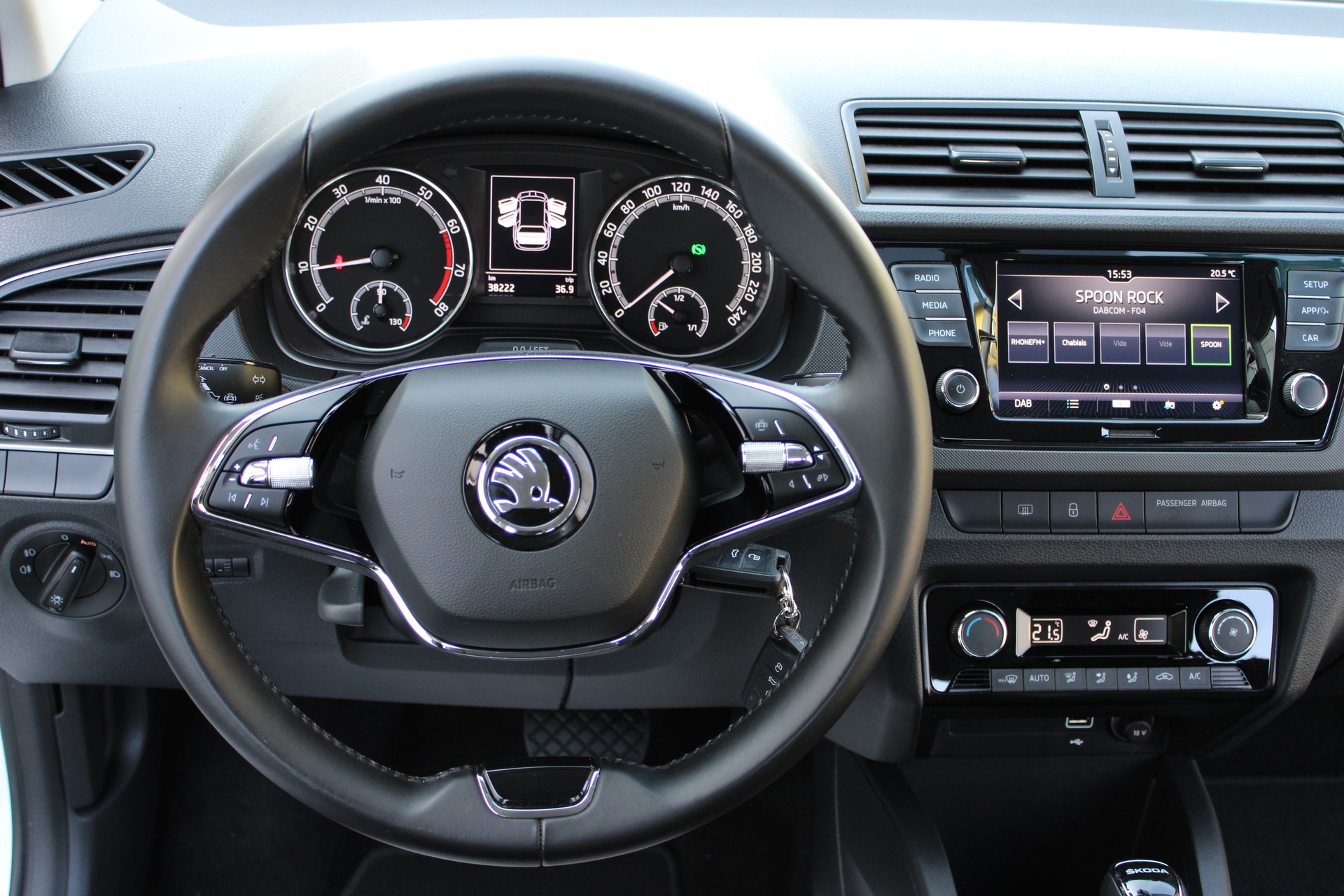 SKODA Fabia Combi 1.0 TSI Ambition DSG-image-7