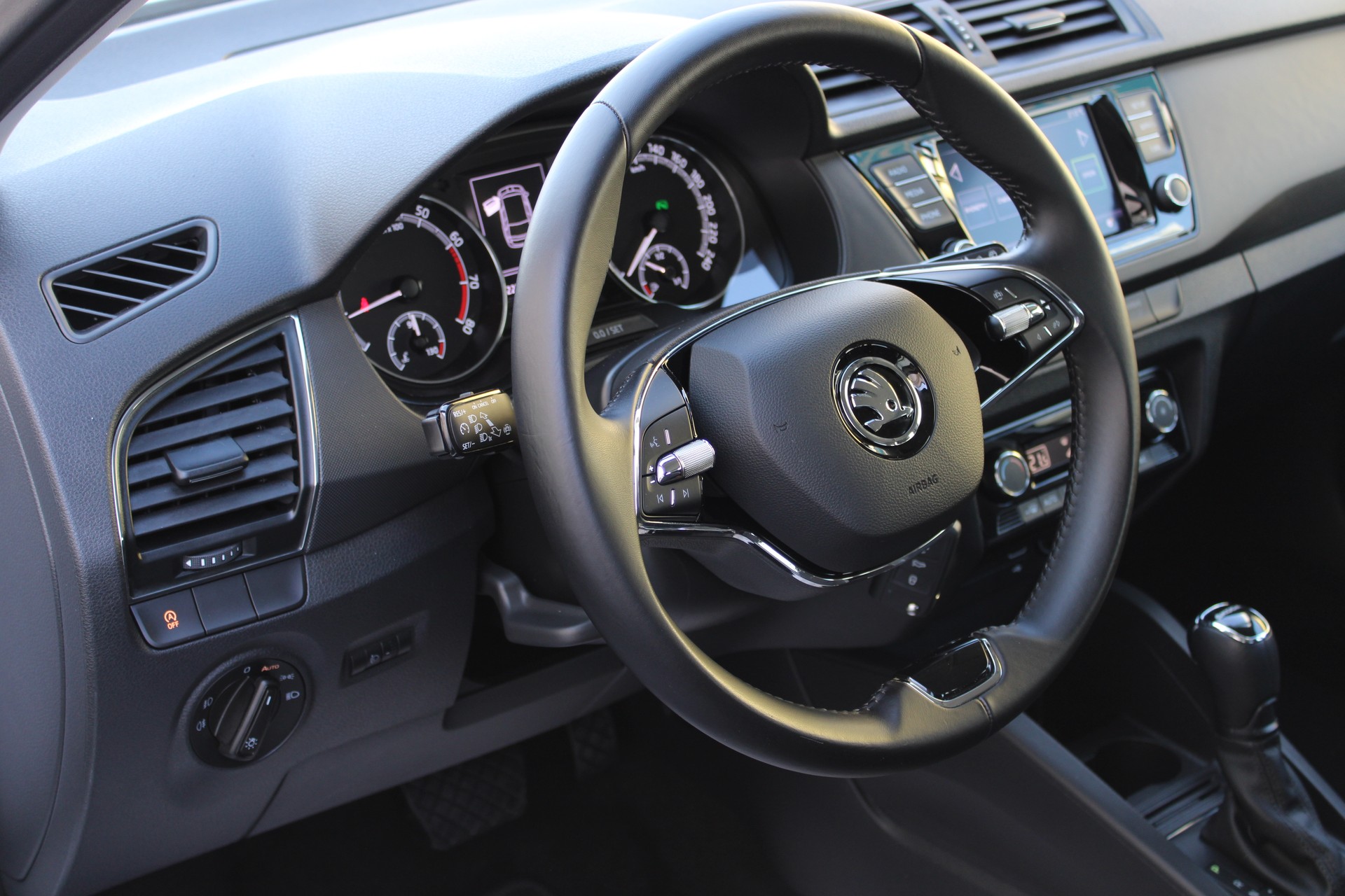 SKODA Fabia Combi 1.0 TSI Ambition DSG-image-8