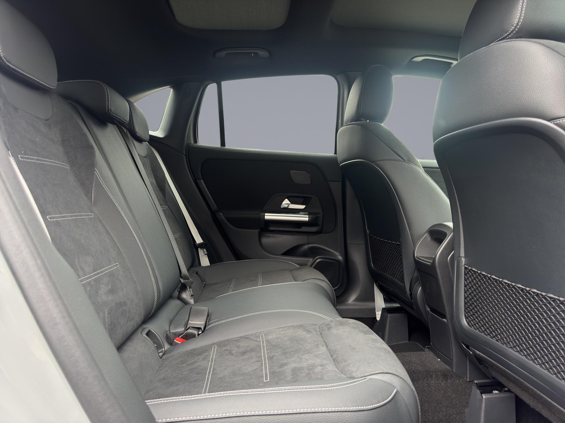 MERCEDES-BENZ GLA 220 d Swiss Star AMG Line 4matic-image-17
