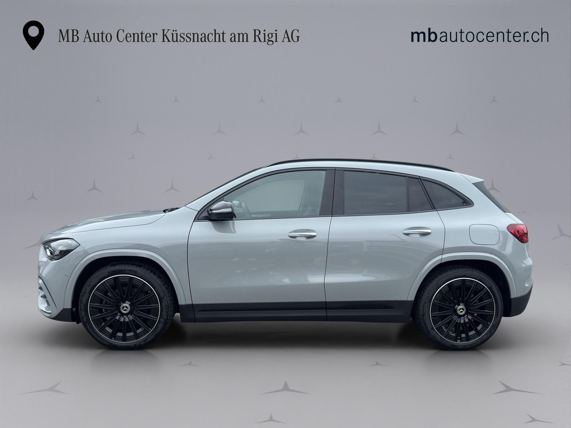 MERCEDES-BENZ GLA 220 d Swiss Star AMG Line 4matic-image-2