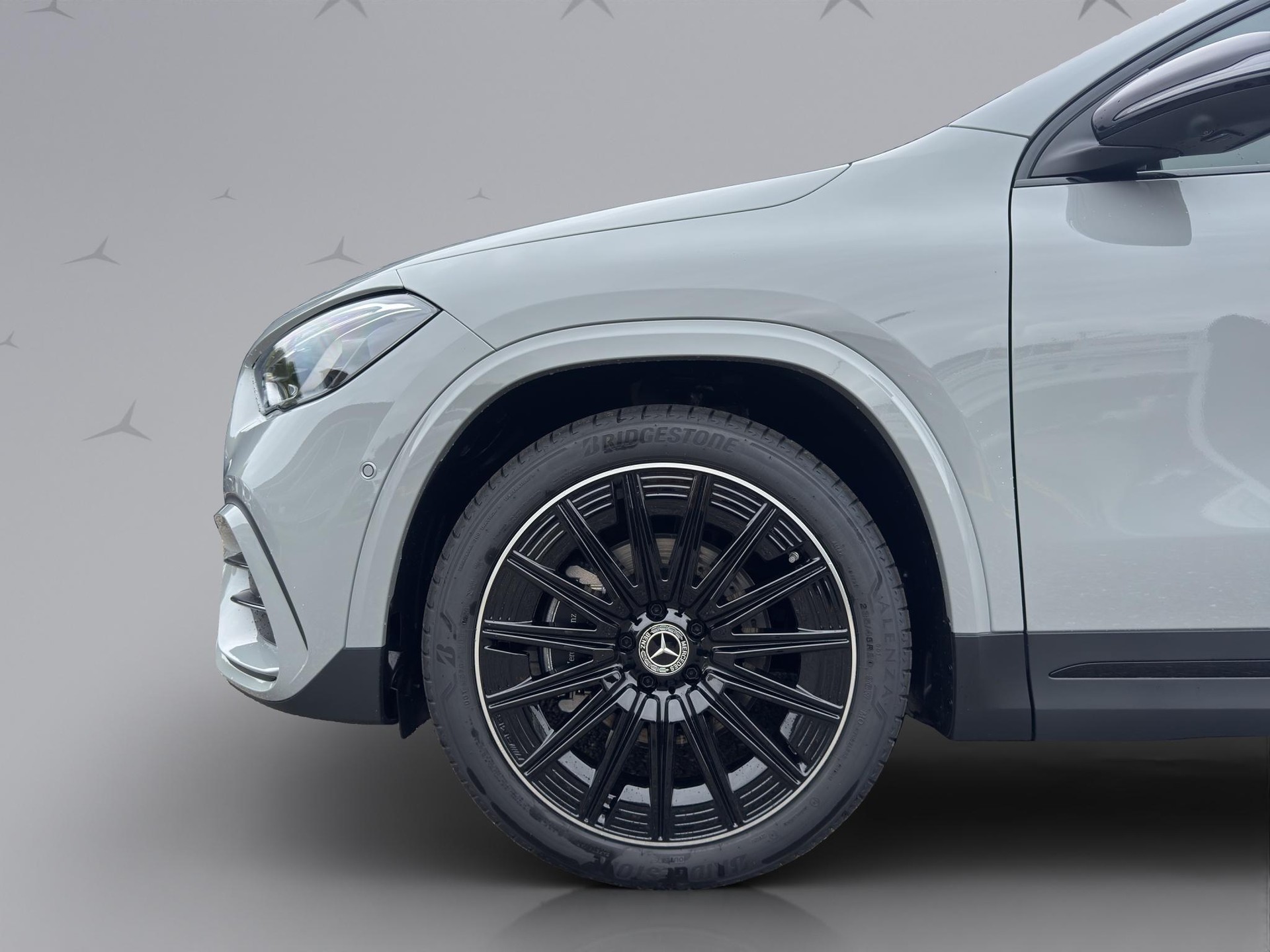 MERCEDES-BENZ GLA 220 d Swiss Star AMG Line 4matic-image-3
