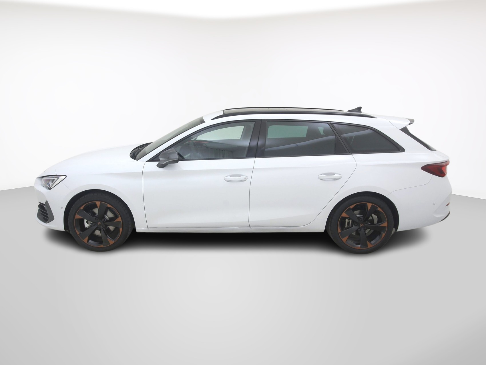 CUPRA Leon ST 1.5 eTSI ACT DSG-image-1