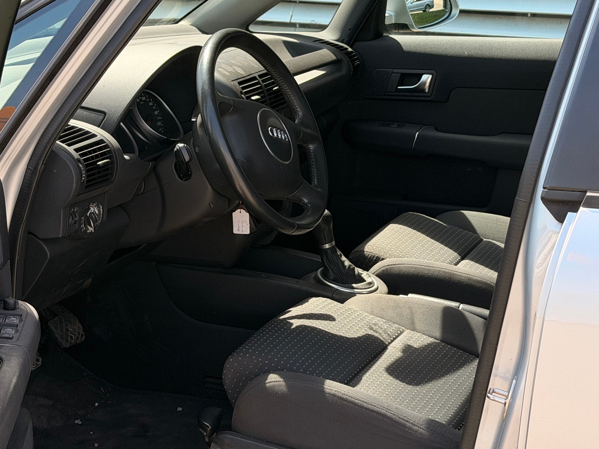 AUDI A2 1.6 FSI-image-6