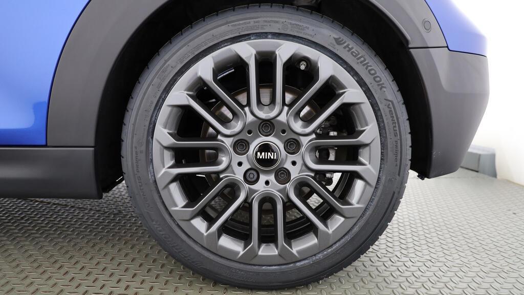 MINI Cooper S Cabrio-image-7