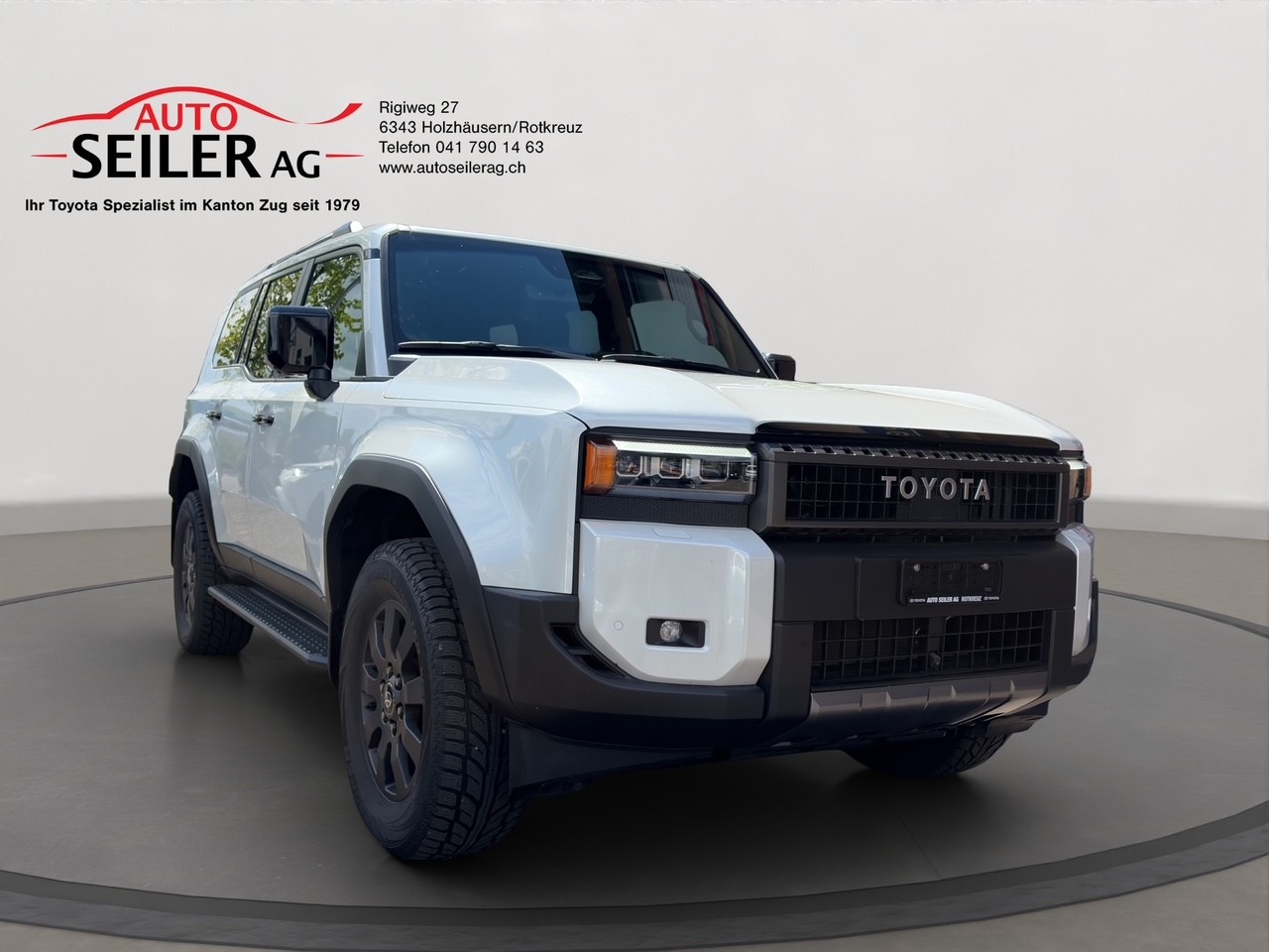 TOYOTA Land Cruiser 2.8TD Executive-showroom-element-1