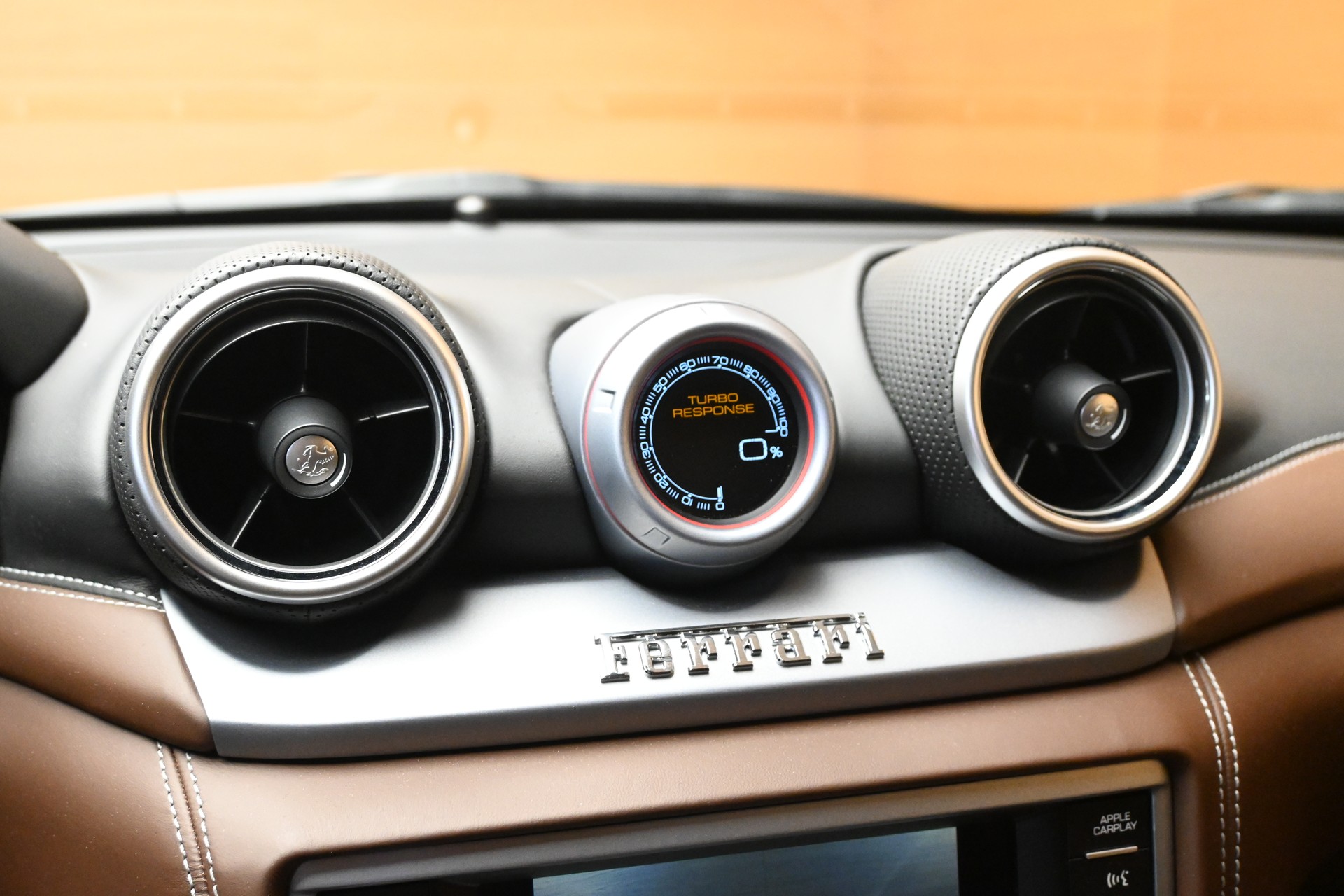FERRARI California 3.9 V8 T-image-16