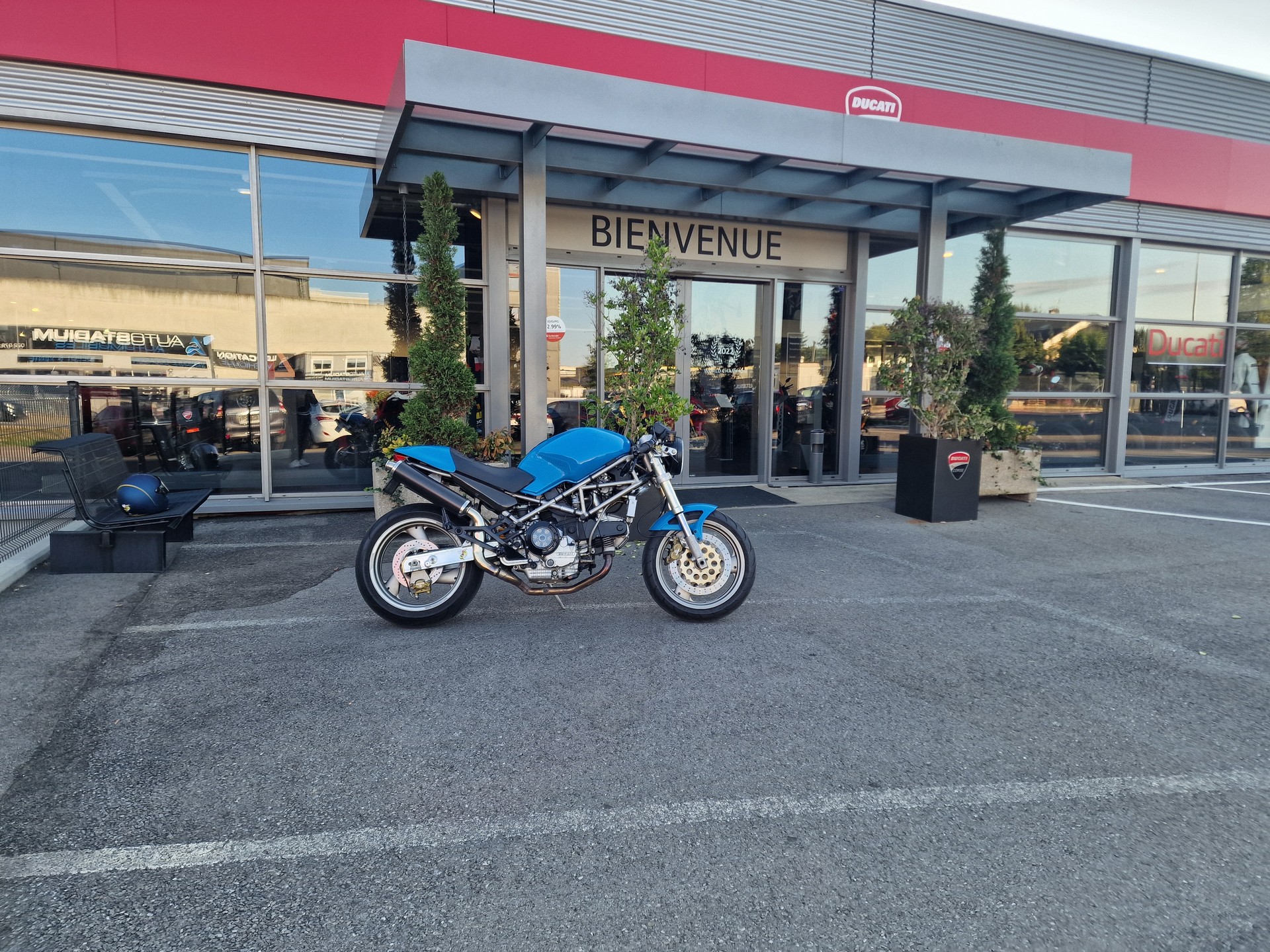 DUCATI Monster 900-image-5