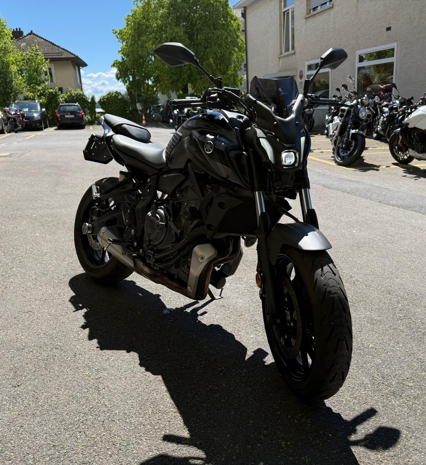 YAMAHA MT-07-showroom-element-1
