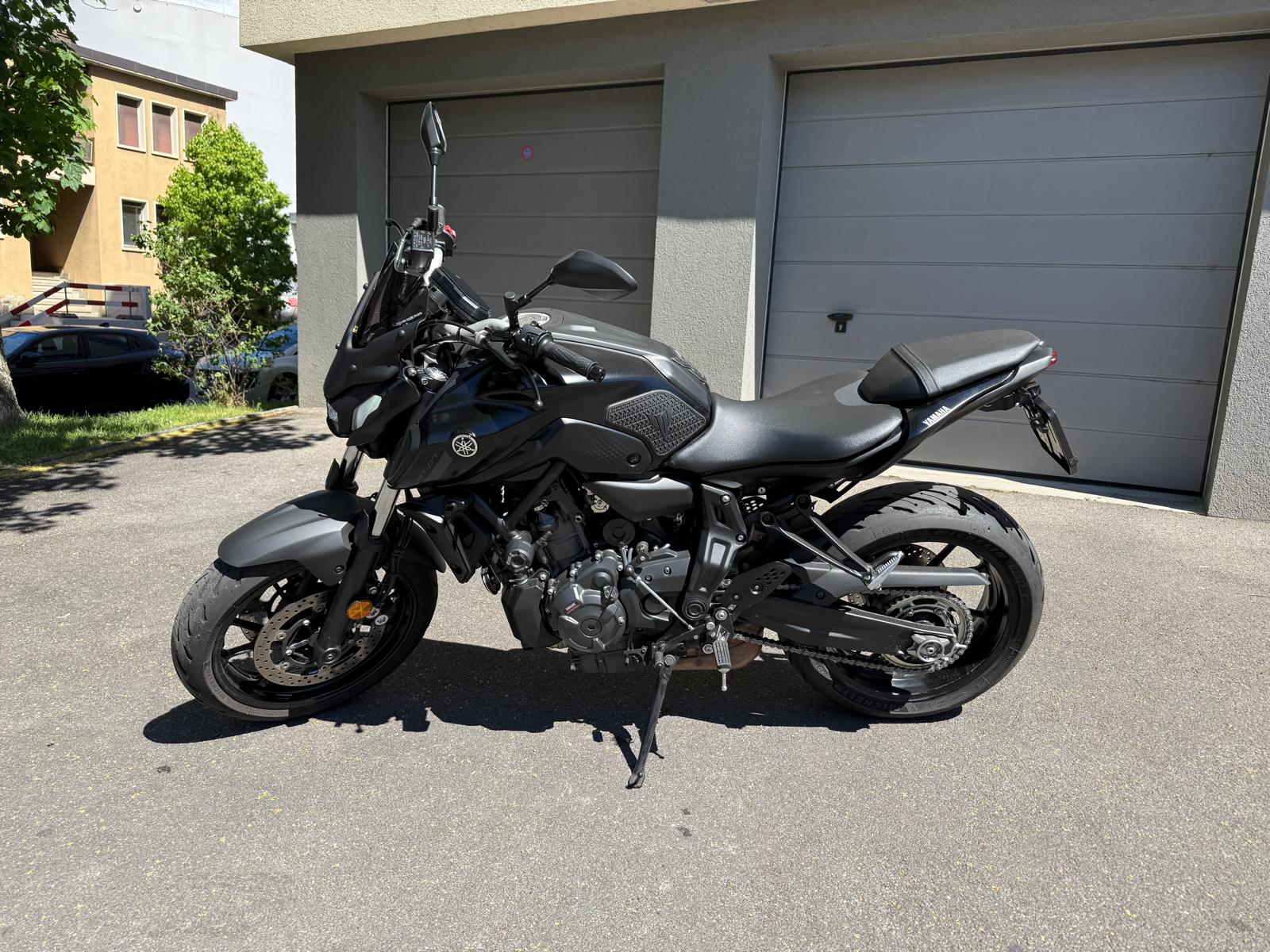 YAMAHA MT-07-showroom-element-2