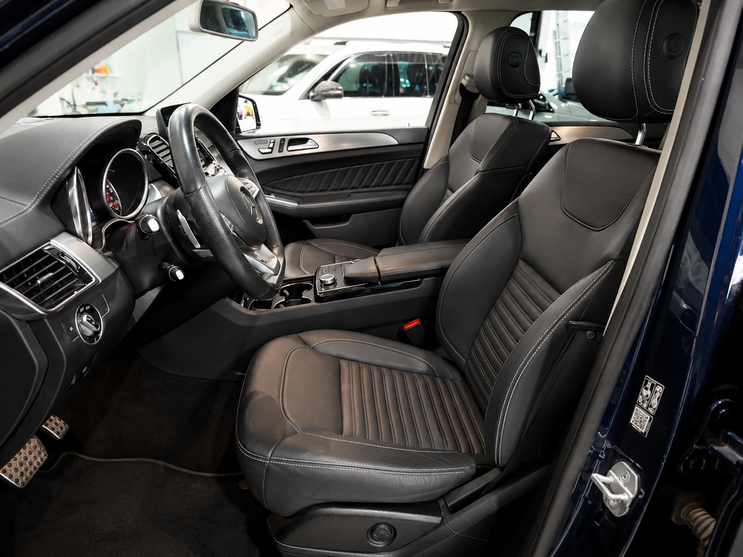 MERCEDES-BENZ GLS 350 d V6 CH FAHRZEUG-image-6