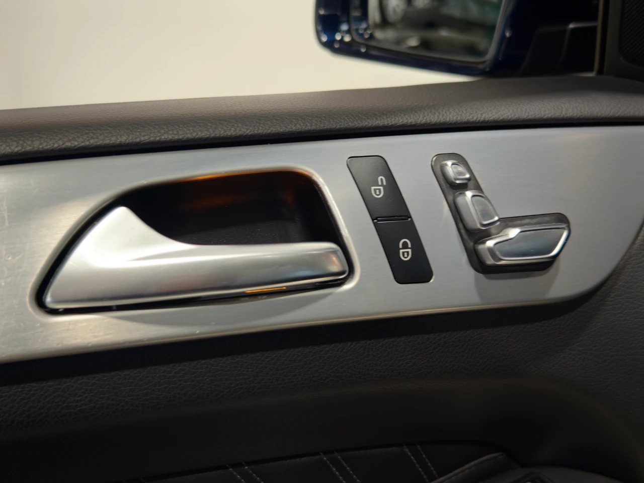 MERCEDES-BENZ GLS 350 d V6 CH FAHRZEUG-image-19