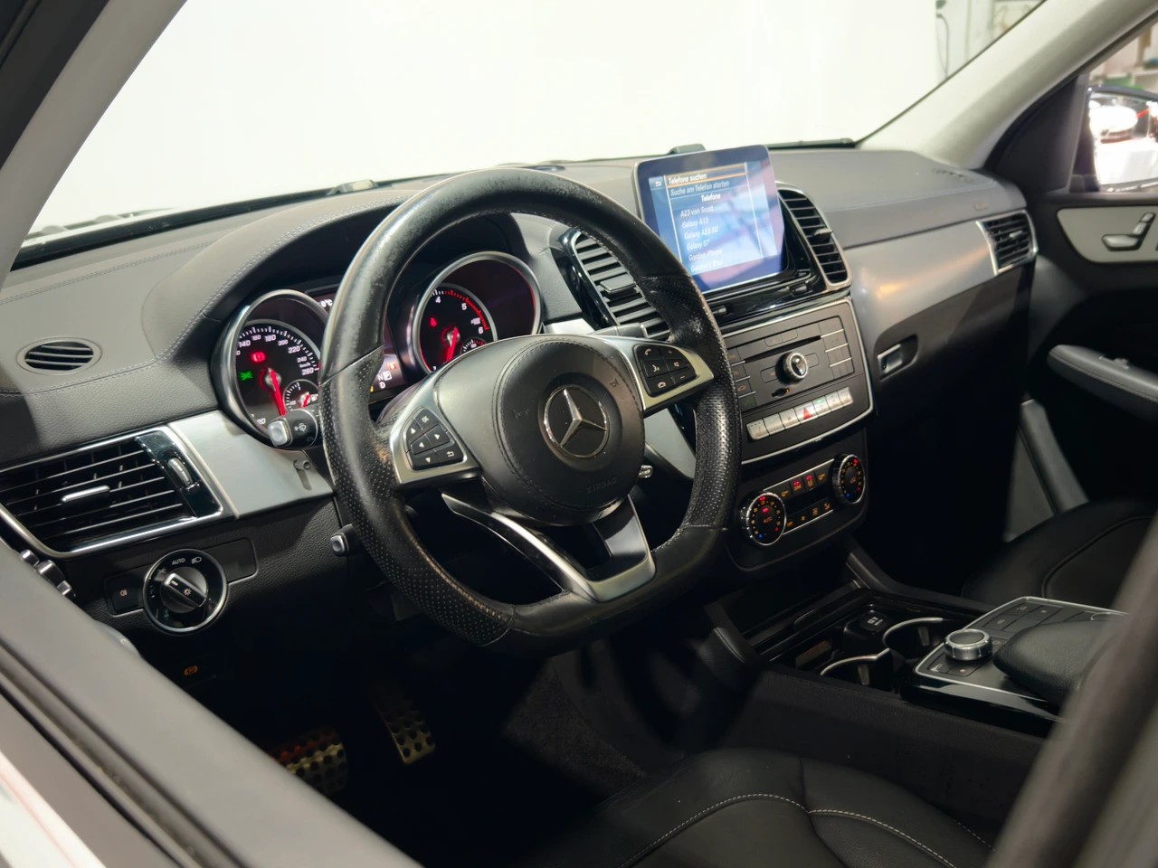 MERCEDES-BENZ GLS 350 d V6 CH FAHRZEUG-image-15