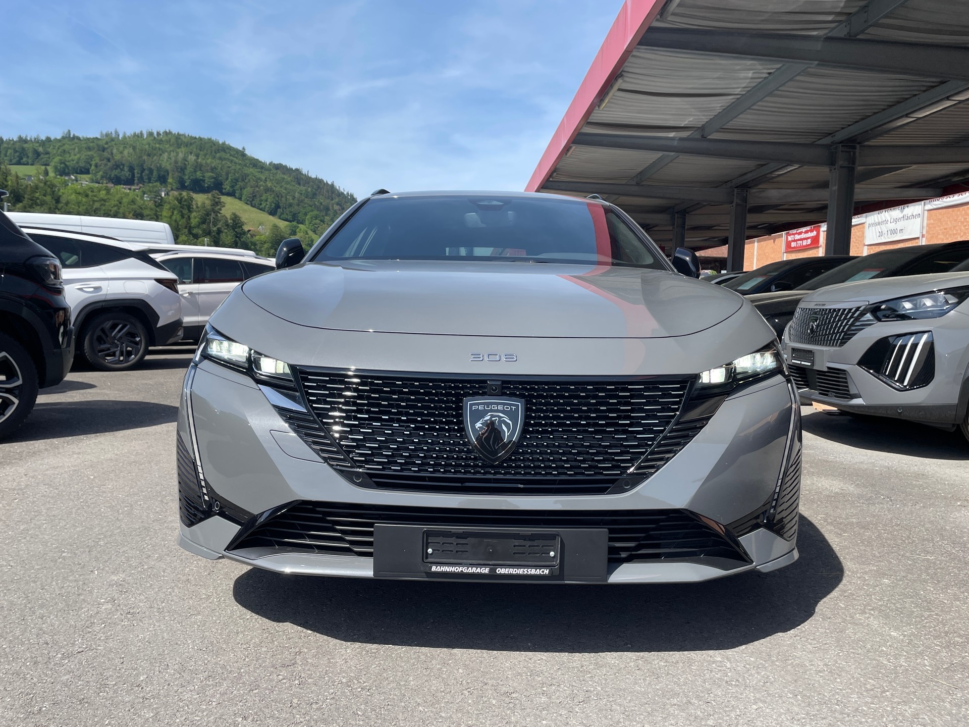PEUGEOT 308 SW 1.2 HEV 136 GT-image-1