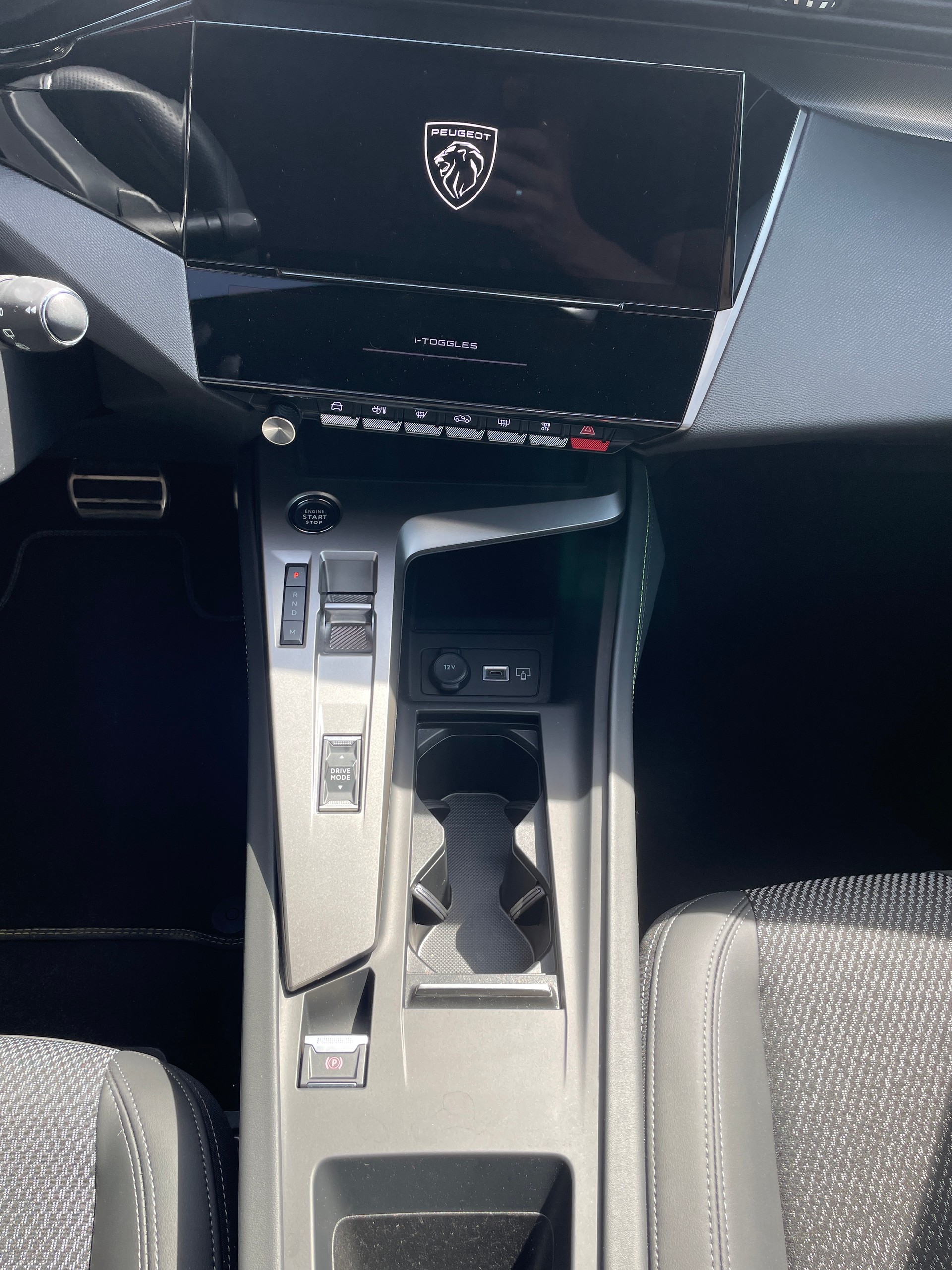 PEUGEOT 308 SW 1.2 HEV 136 GT-image-10