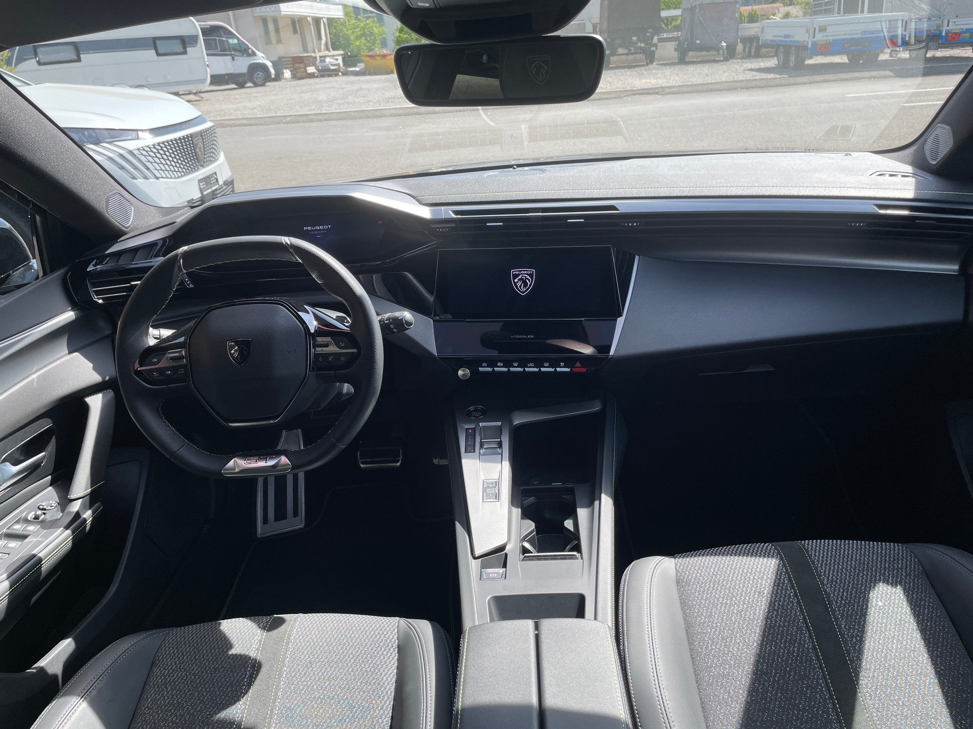 PEUGEOT 308 SW 1.2 HEV 136 GT-image-8