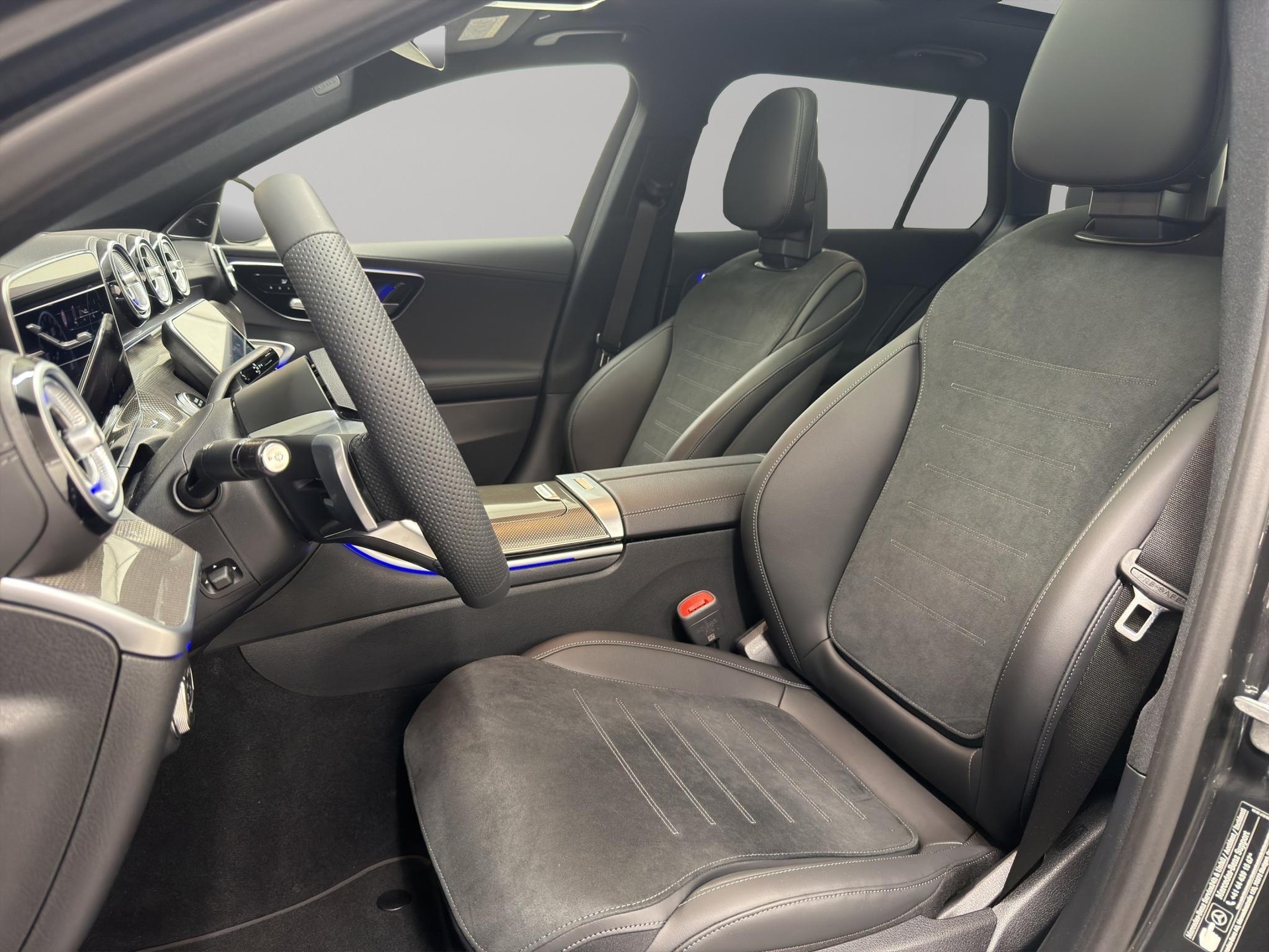 MERCEDES-BENZ C 300 AMG Line 4matic-image-8