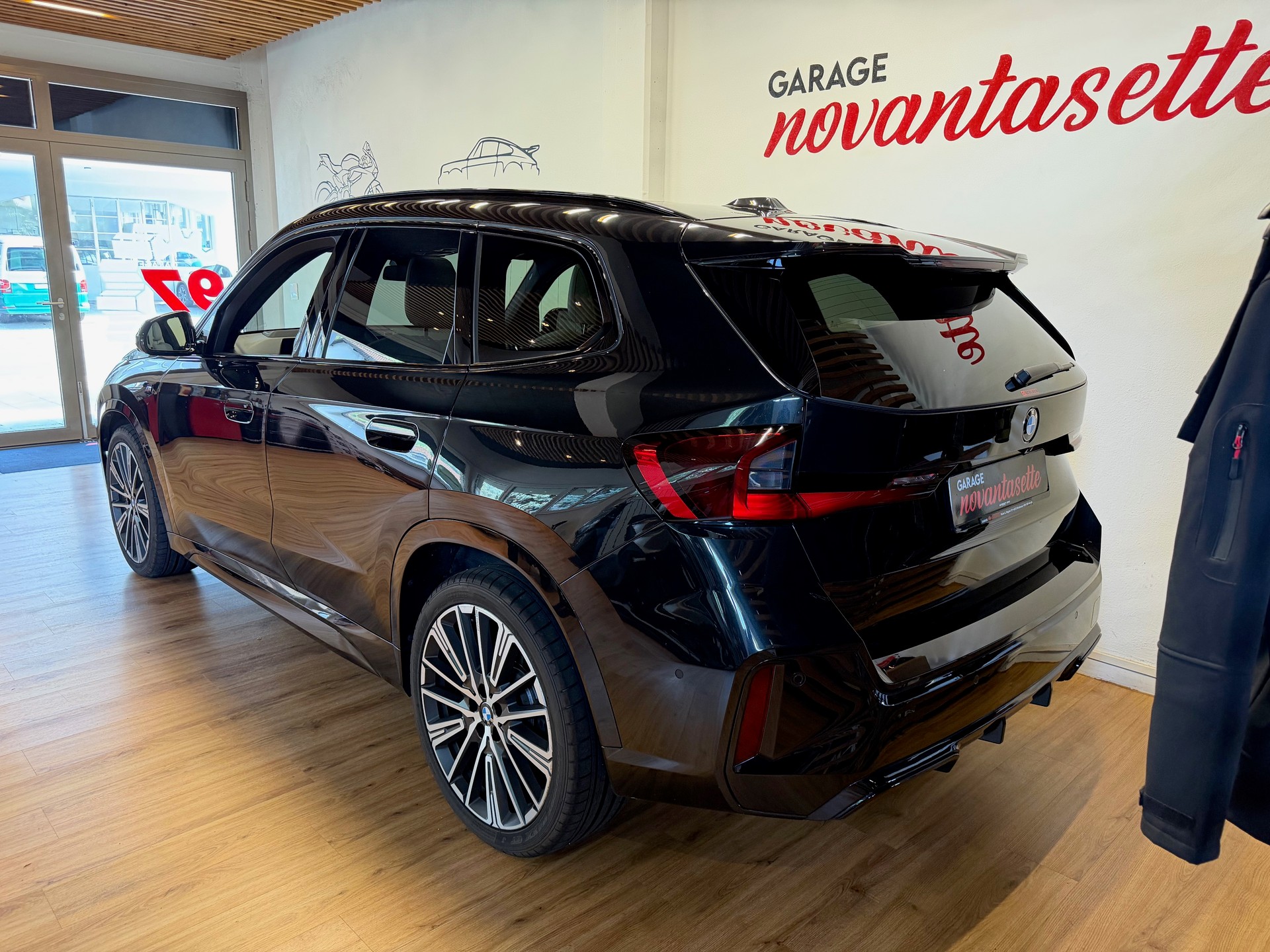 BMW X1 xDrive 23i 48V M Sport-image-2
