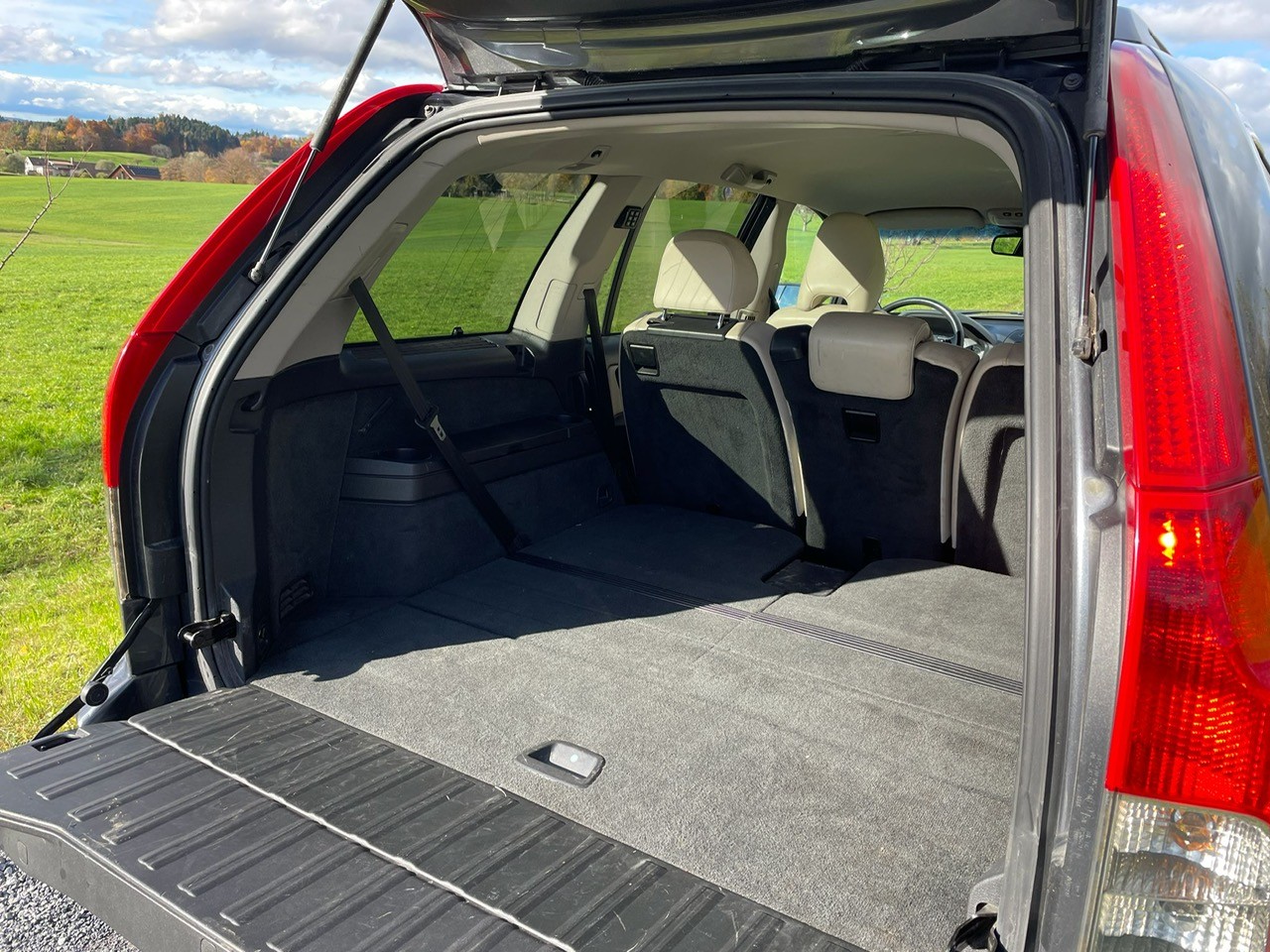 VOLVO XC90 2.5T AWD Momentum Geartronic-image-6