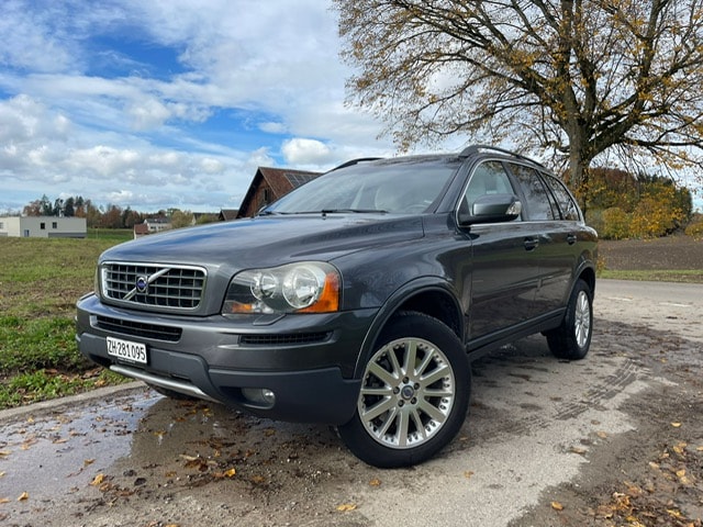 VOLVO XC90 2.5T AWD Momentum Geartronic