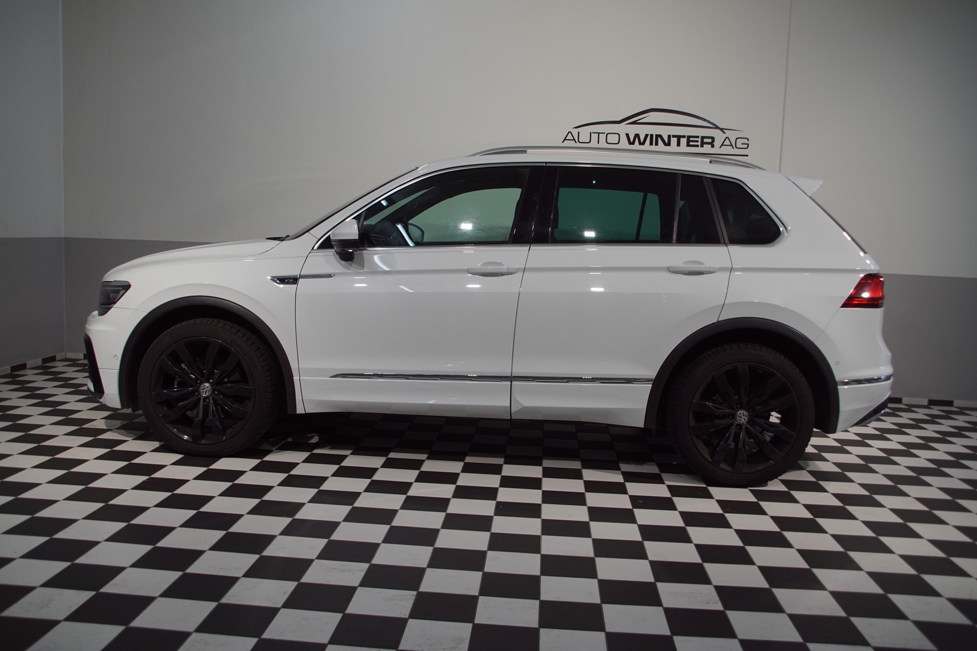 VW Tiguan 2.0TSI R-Line Highline 4Motion DSG-image-8
