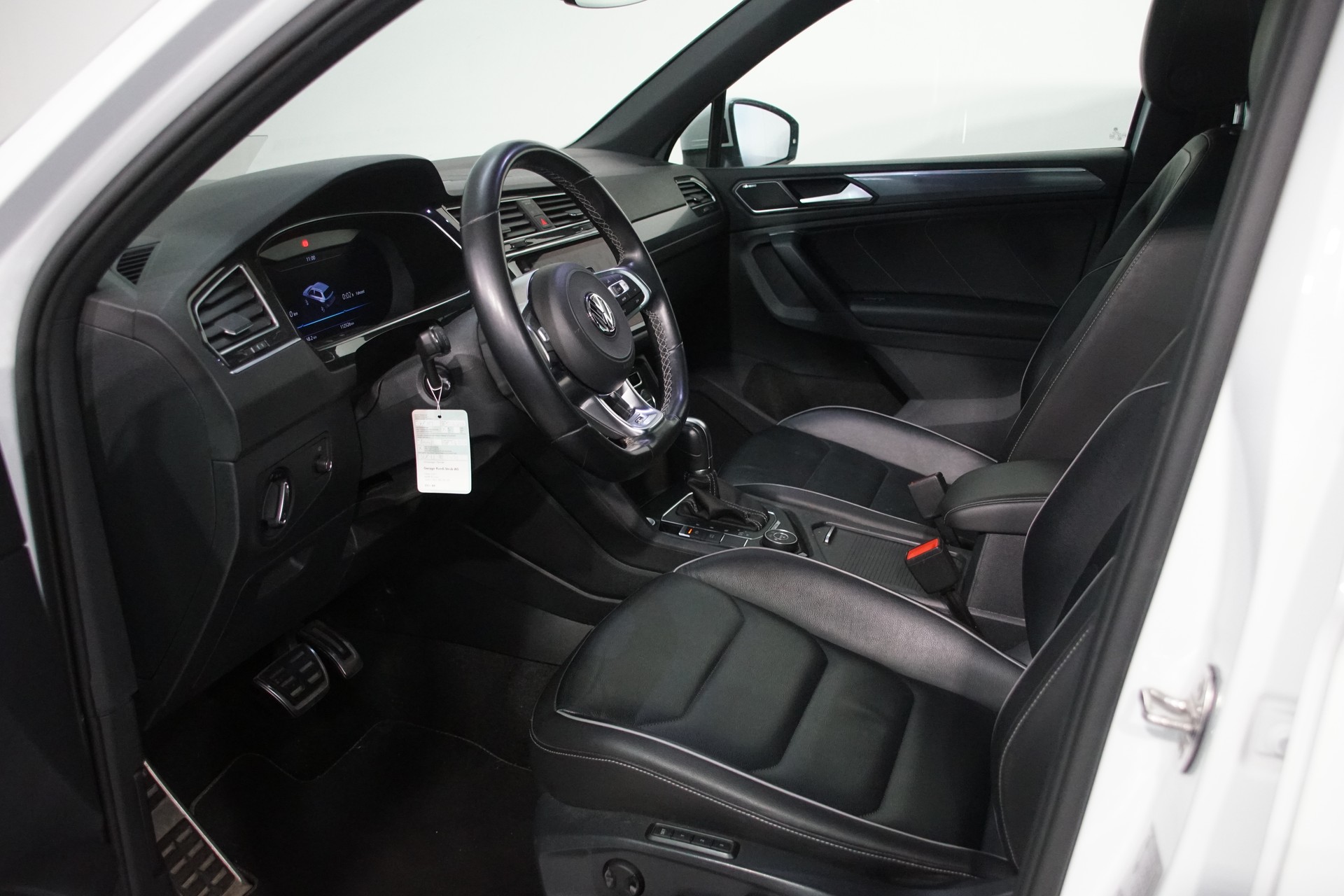 VW Tiguan 2.0TSI R-Line Highline 4Motion DSG-image-9