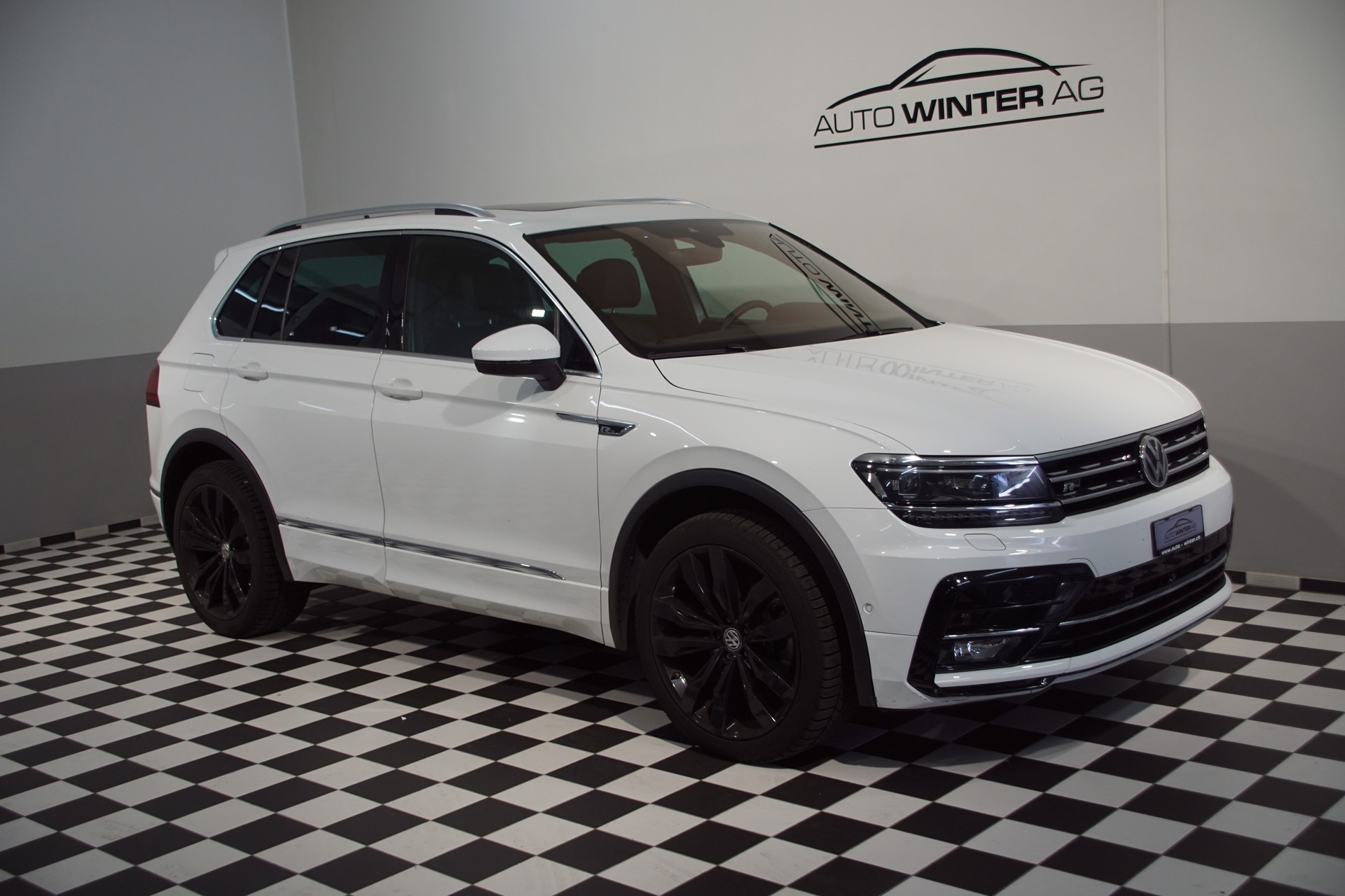 VW Tiguan 2.0TSI R-Line Highline 4Motion DSG-image-1