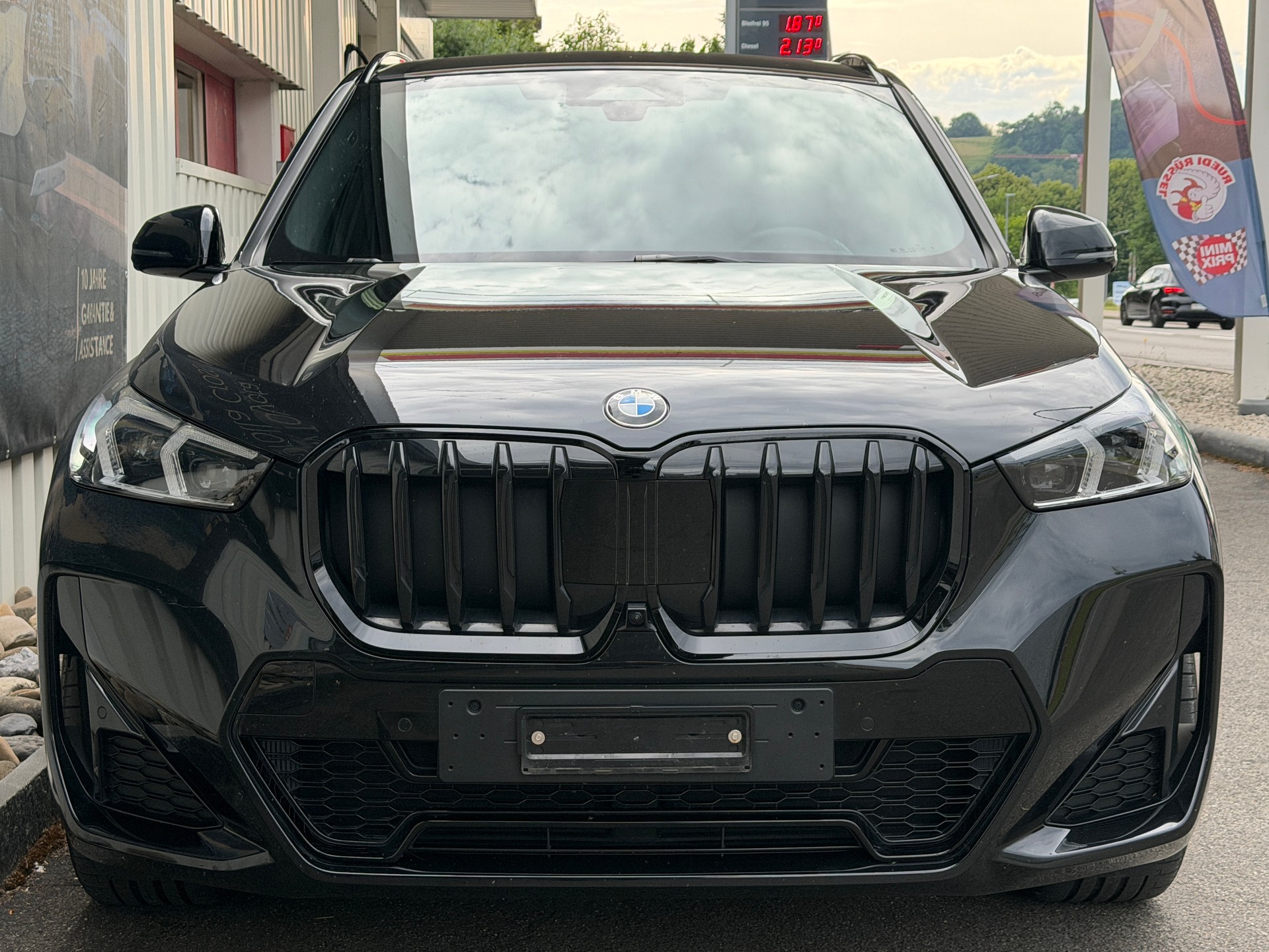 BMW X1 xDrive 23i 48V M Sport Pro-showroom-element-3
