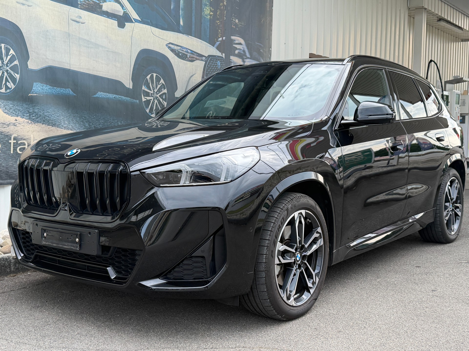 BMW X1 xDrive 23i 48V M Sport Pro-showroom-element-2