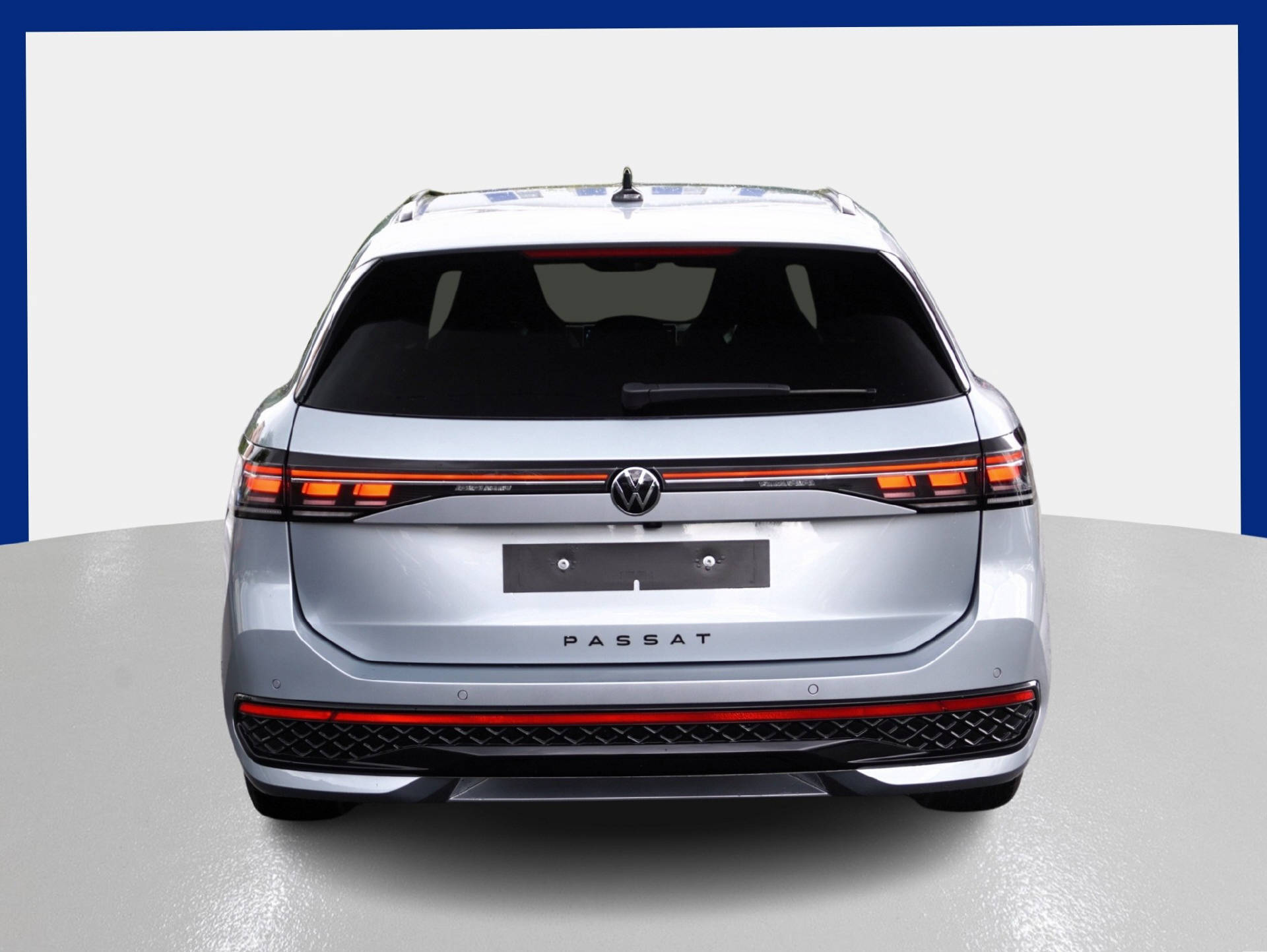 VW Passat Variant 2.0 TDI R-Line DSG 4Motion-image-2