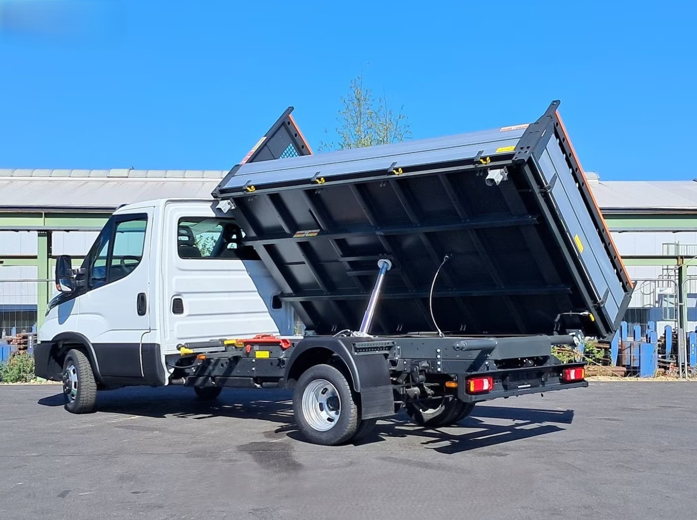 IVECO Daily 35 C 18H Dreiseitenkipper-showroom-element-2