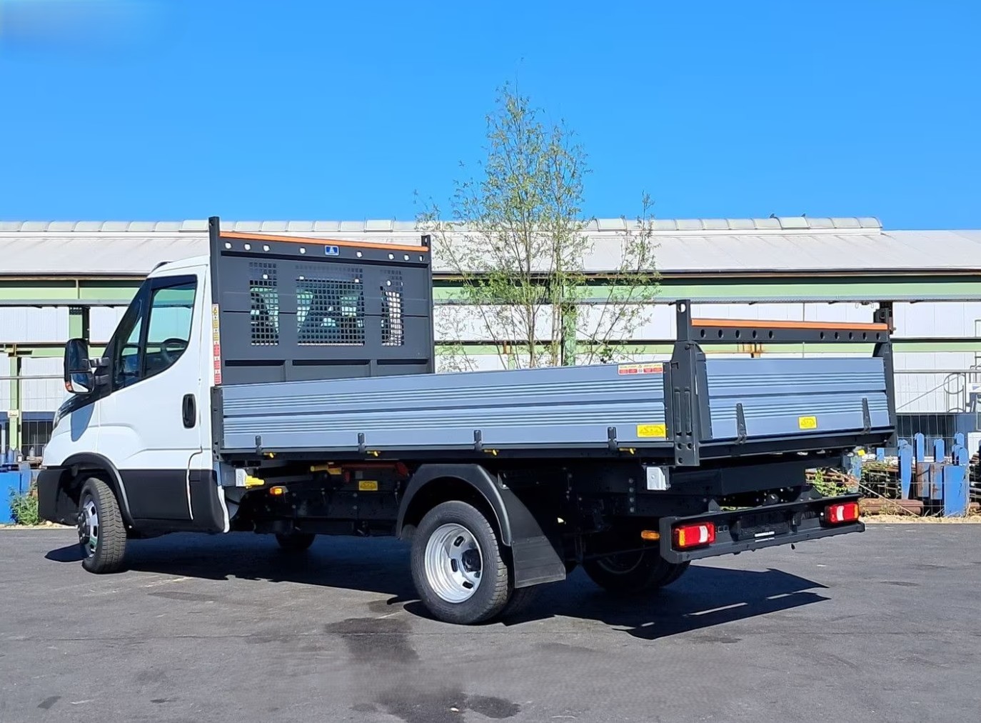 IVECO Daily 35 C 18H Dreiseitenkipper-showroom-element-3